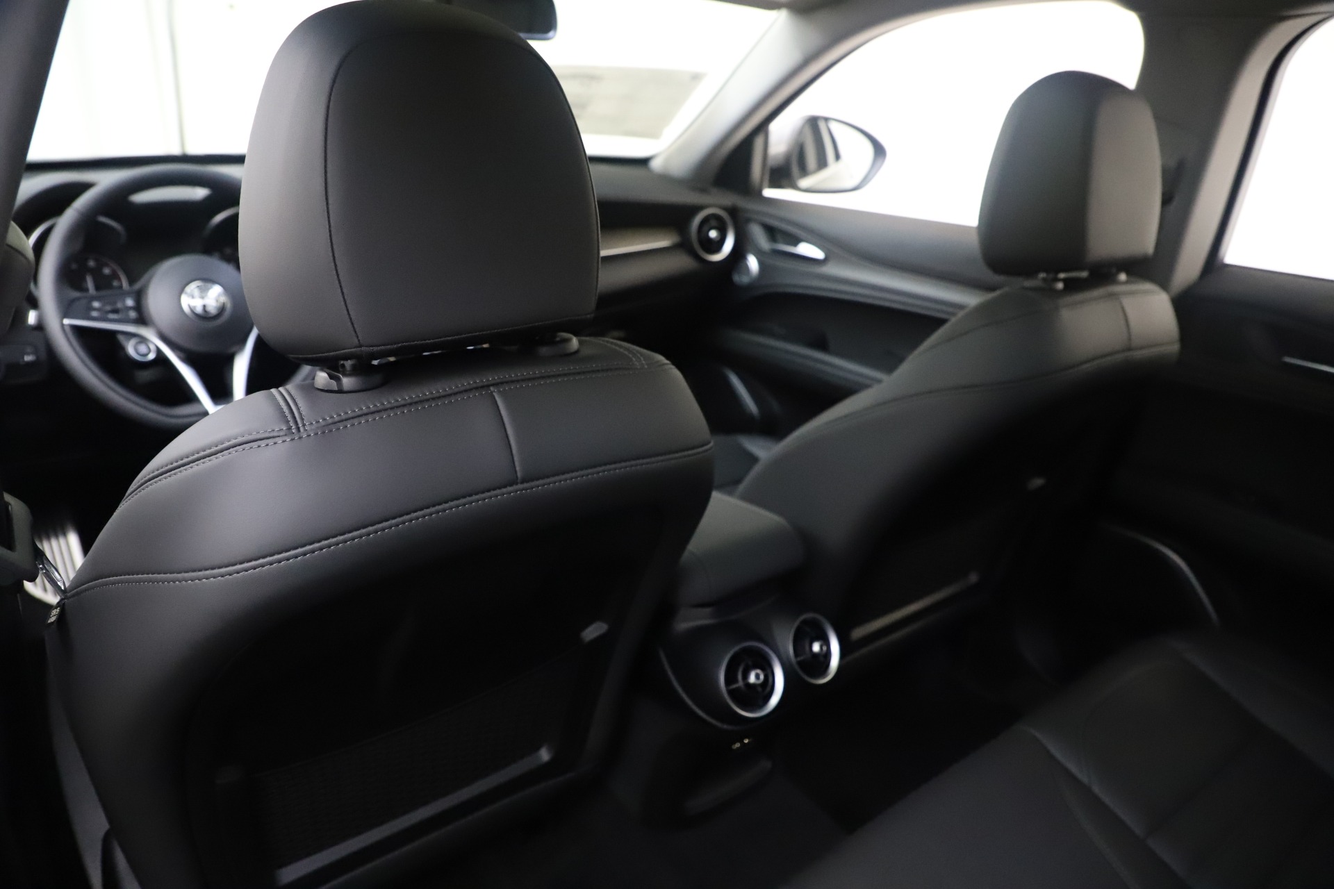 New-2019-Alfa-Romeo-Stelvio-Ti-Lusso-Q4