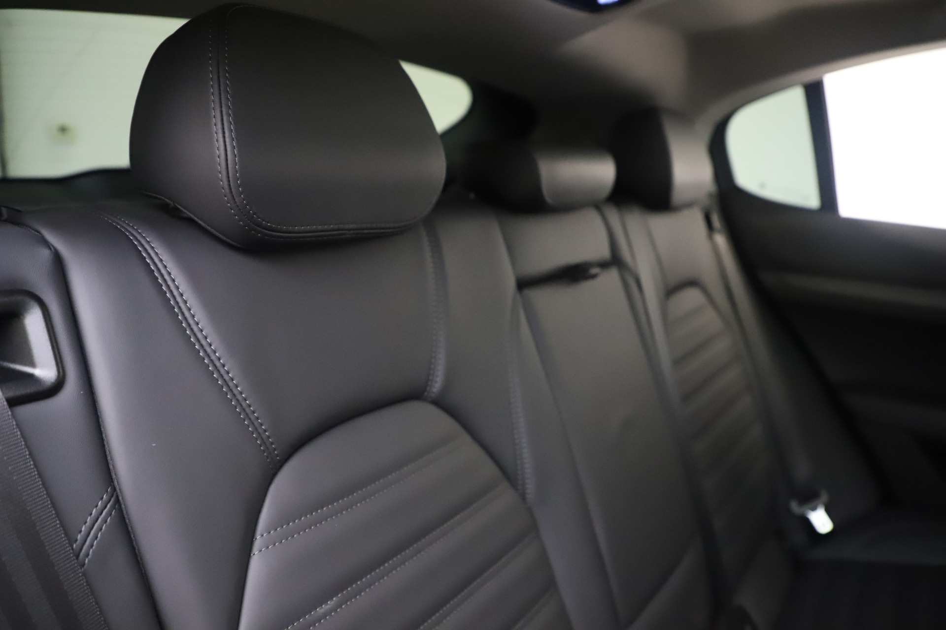 New-2019-Alfa-Romeo-Stelvio-Ti-Lusso-Q4