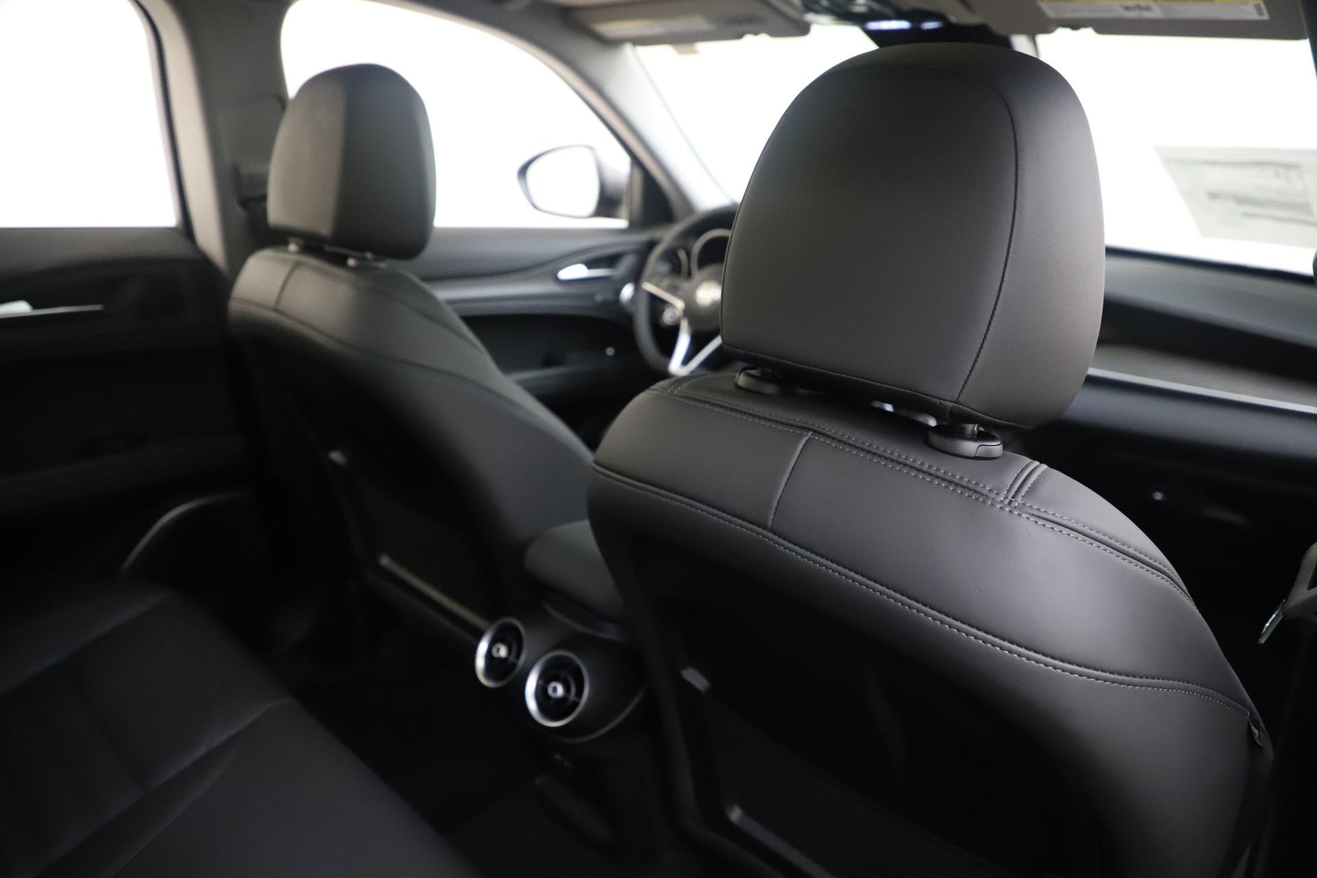 New-2019-Alfa-Romeo-Stelvio-Ti-Lusso-Q4