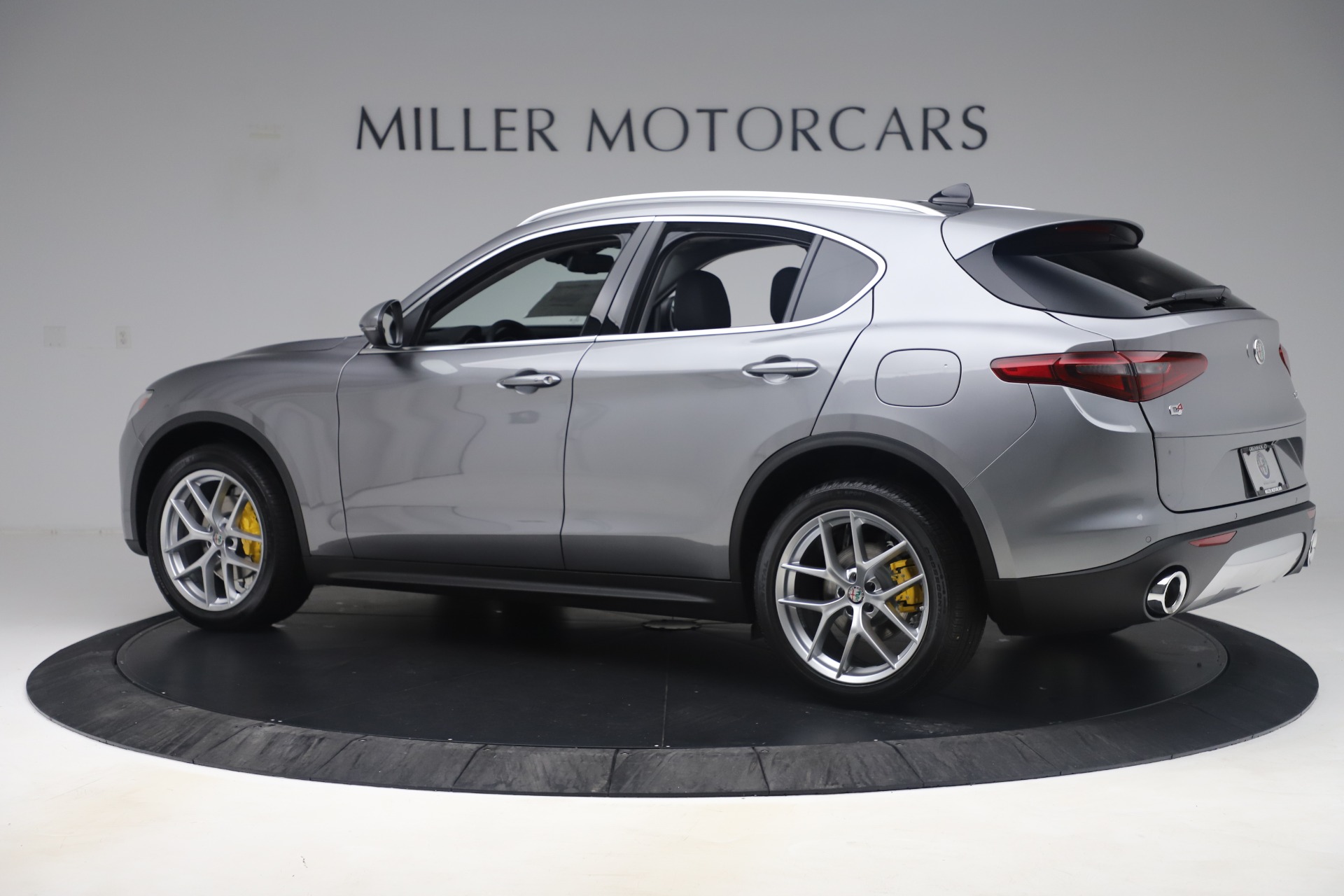New-2019-Alfa-Romeo-Stelvio-Ti-Lusso-Q4