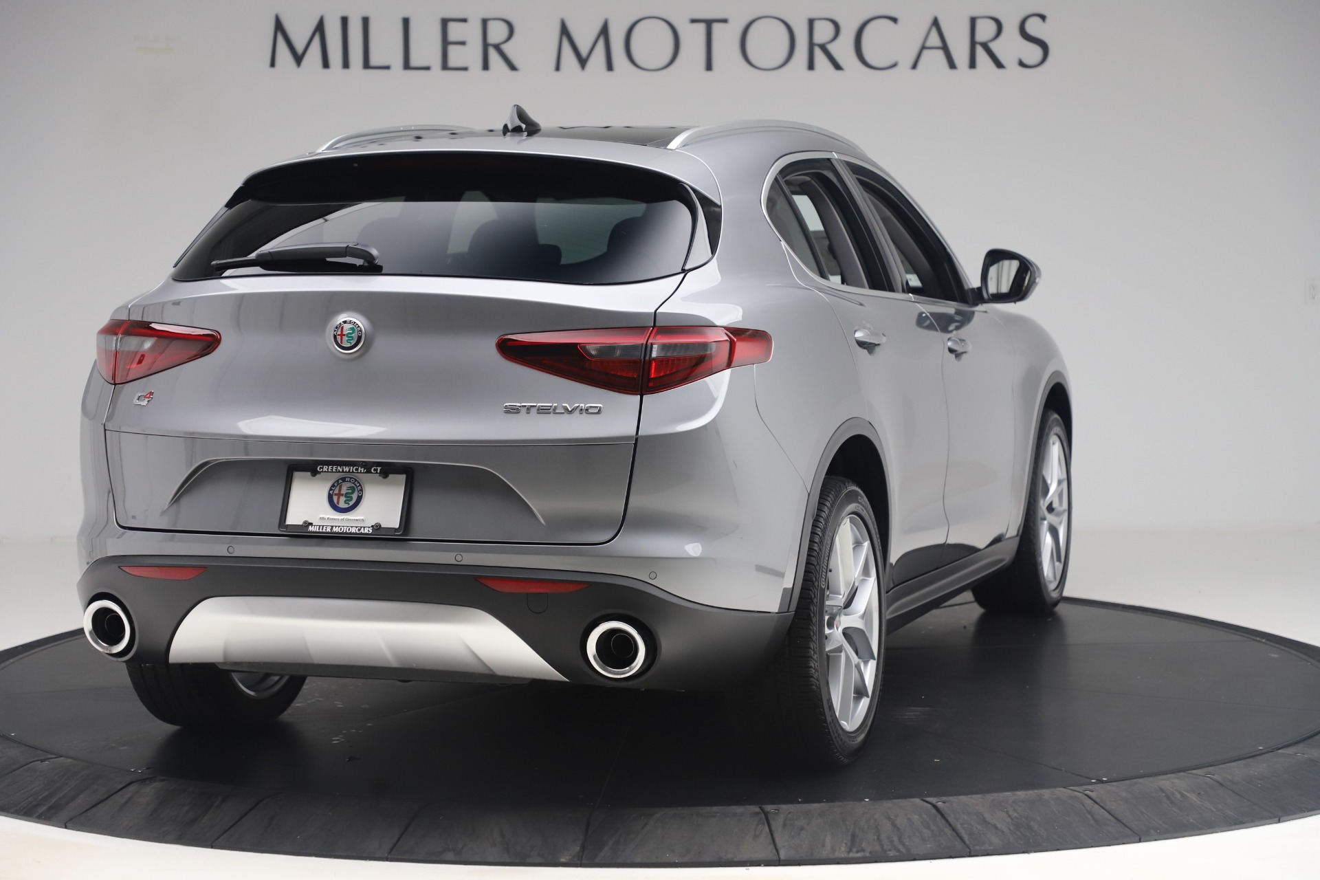 New-2019-Alfa-Romeo-Stelvio-Ti-Lusso-Q4