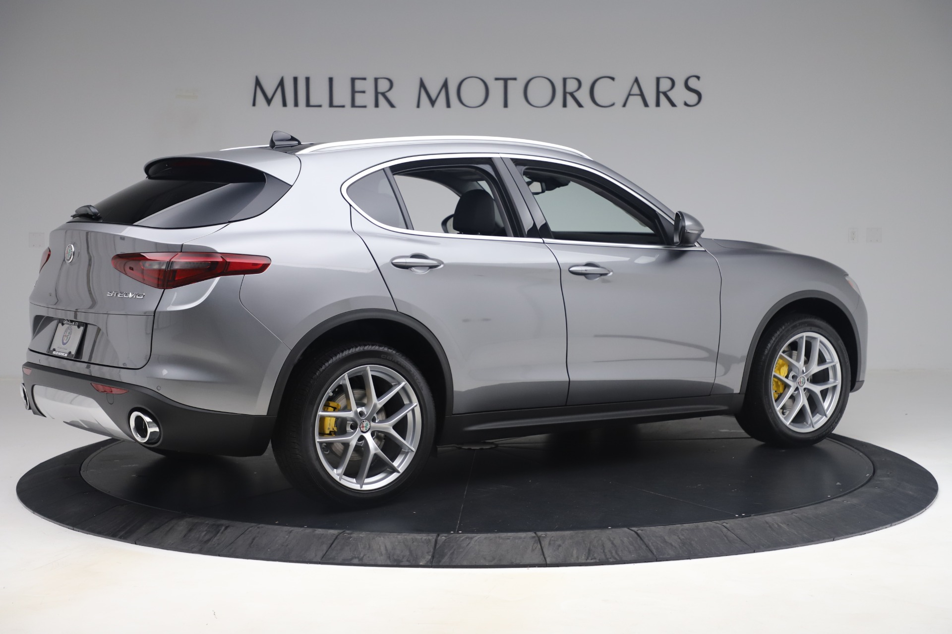 New-2019-Alfa-Romeo-Stelvio-Ti-Lusso-Q4