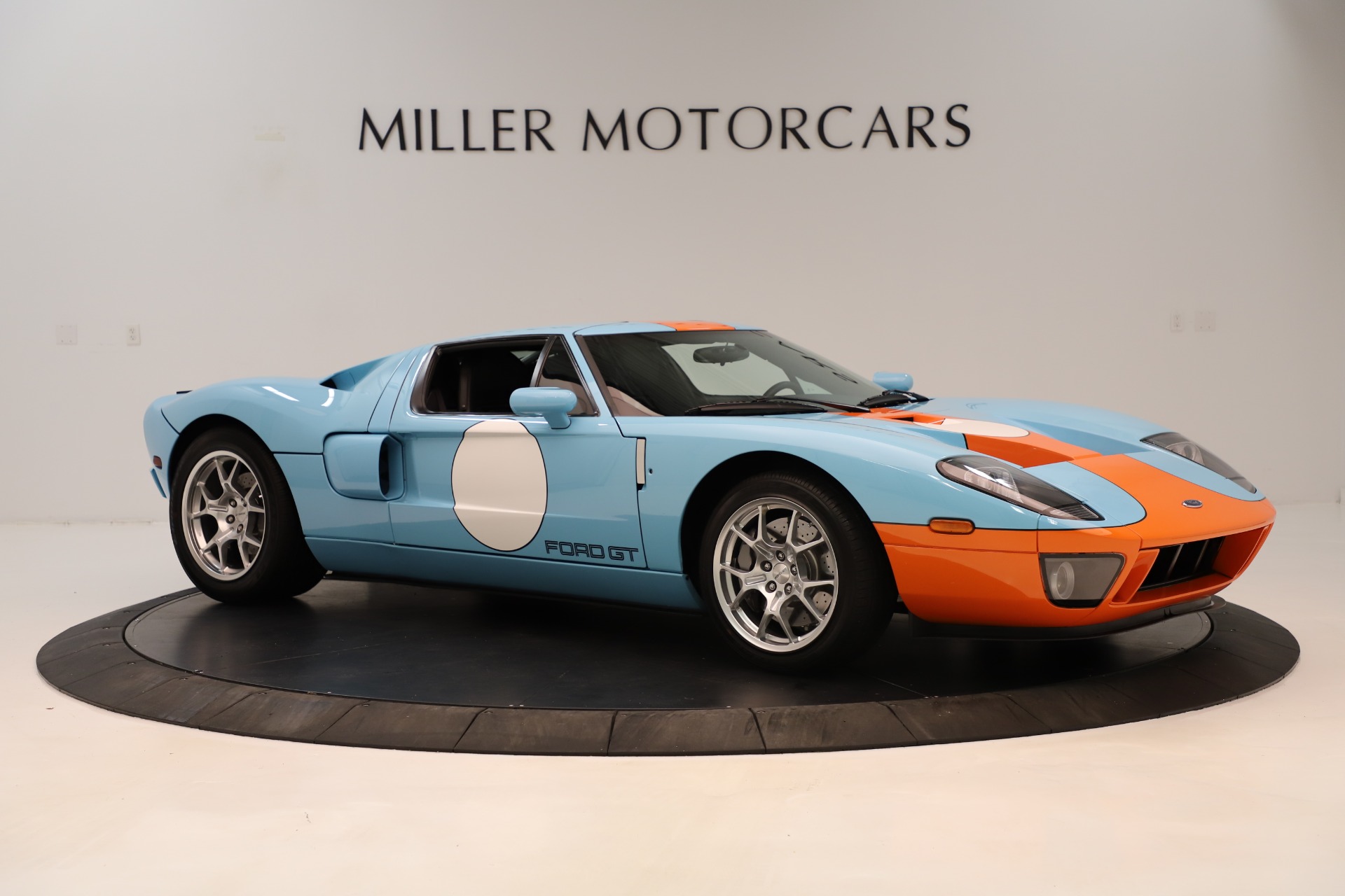Used-2006-Ford-GT