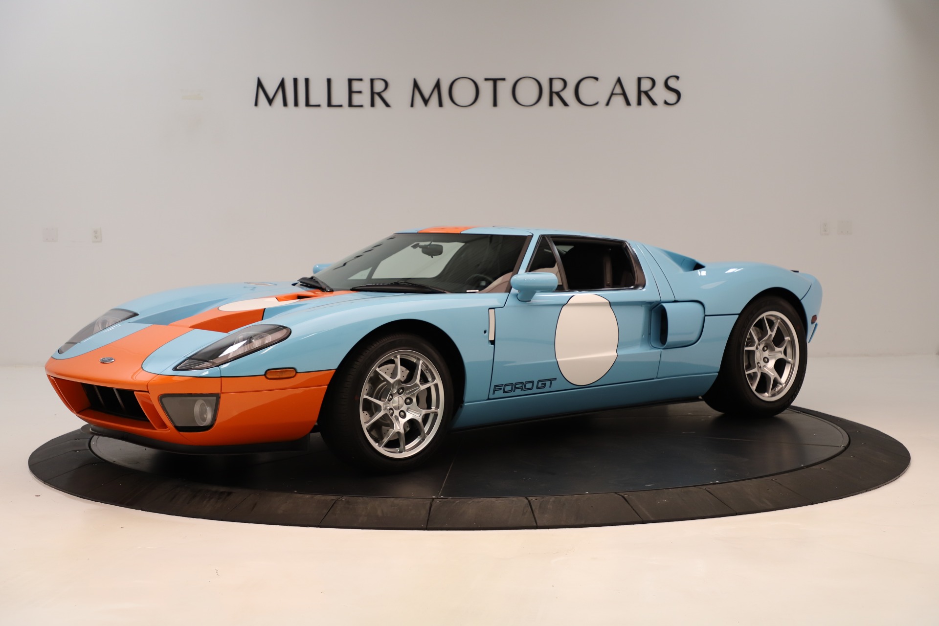 Used-2006-Ford-GT