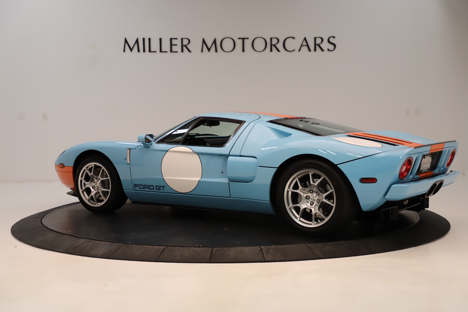 Used-2006-Ford-GT