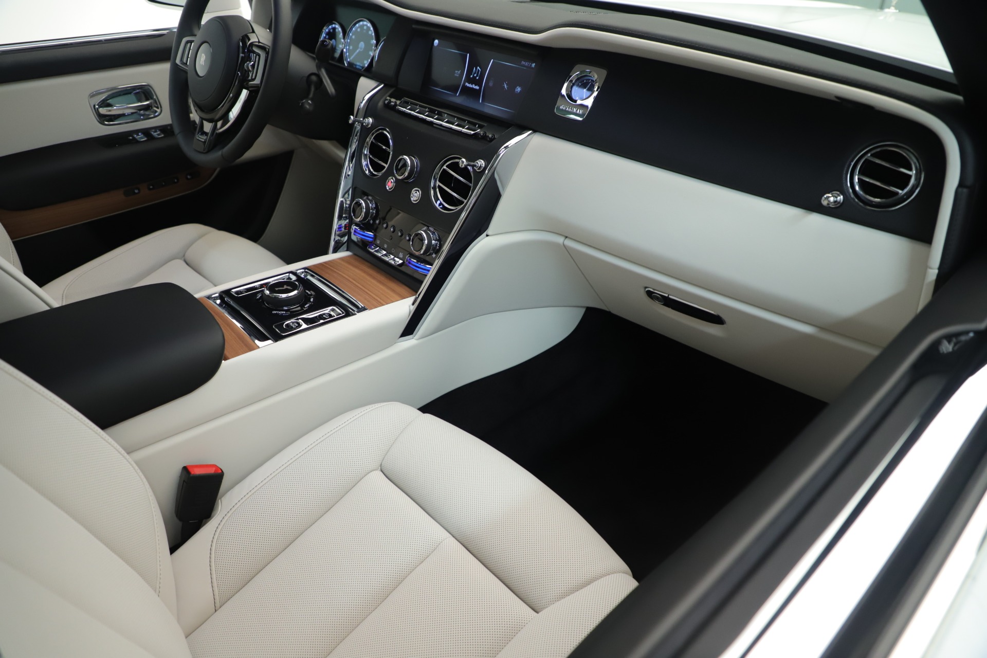 New-2019-Rolls-Royce-Cullinan