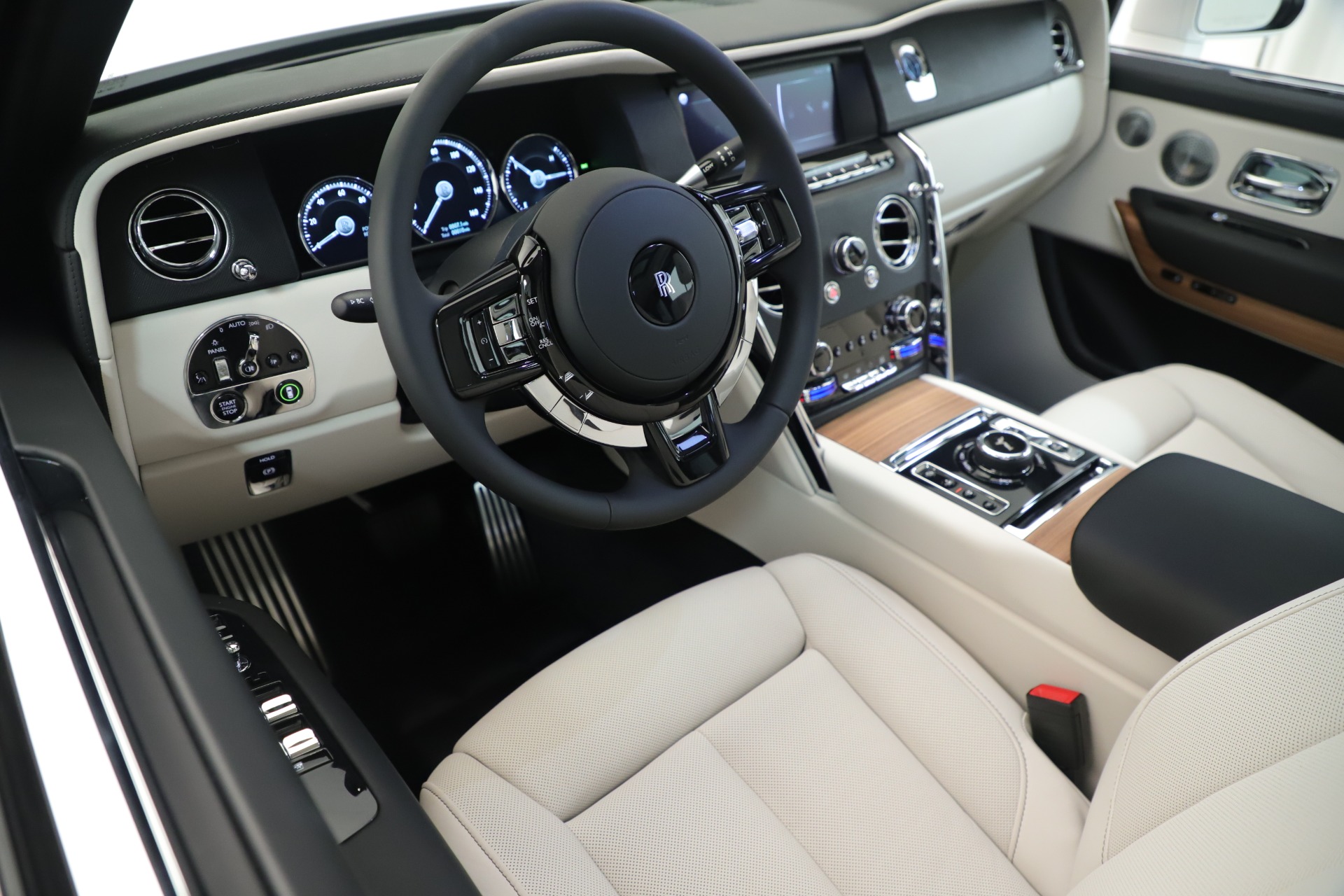 New-2019-Rolls-Royce-Cullinan