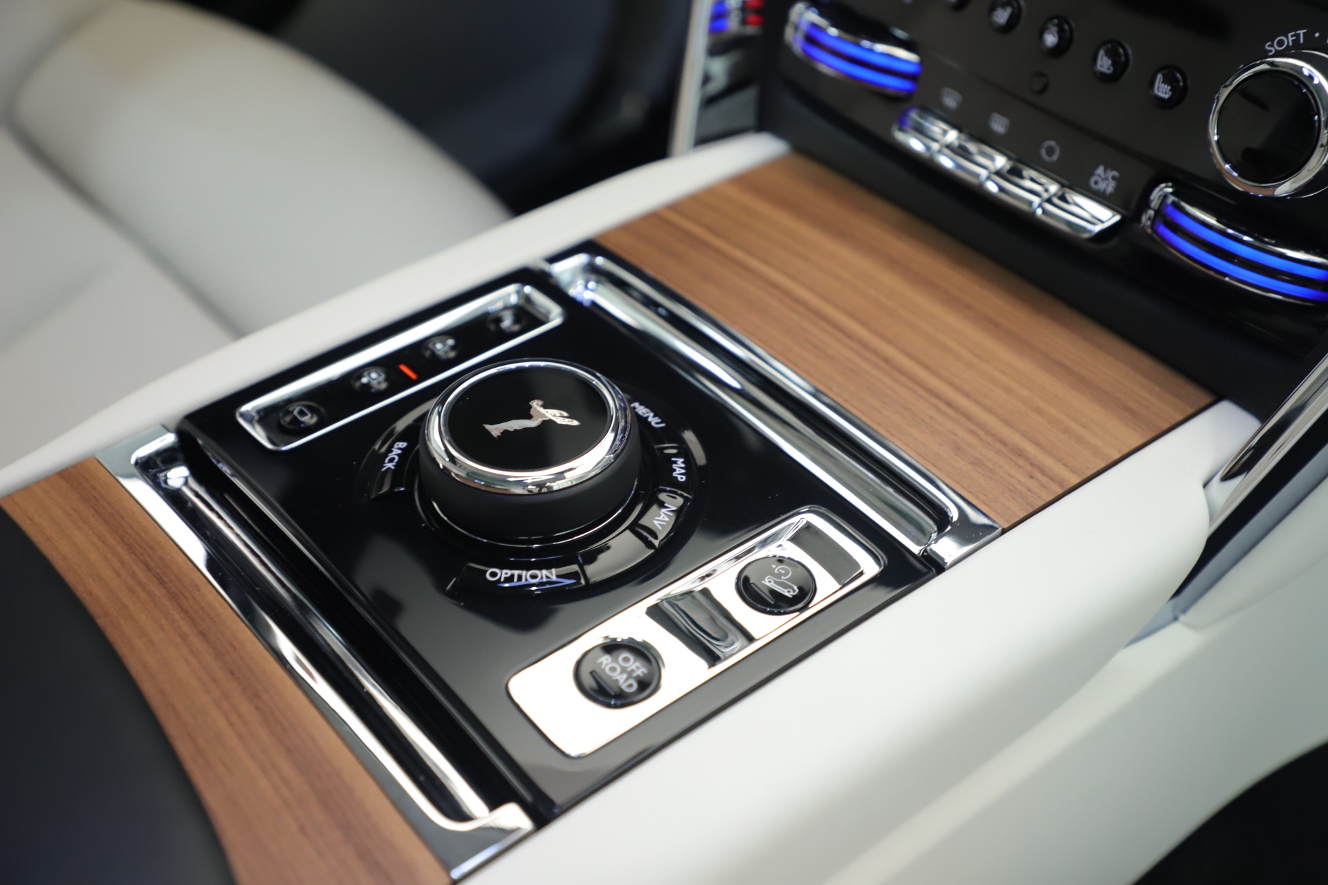 New-2019-Rolls-Royce-Cullinan