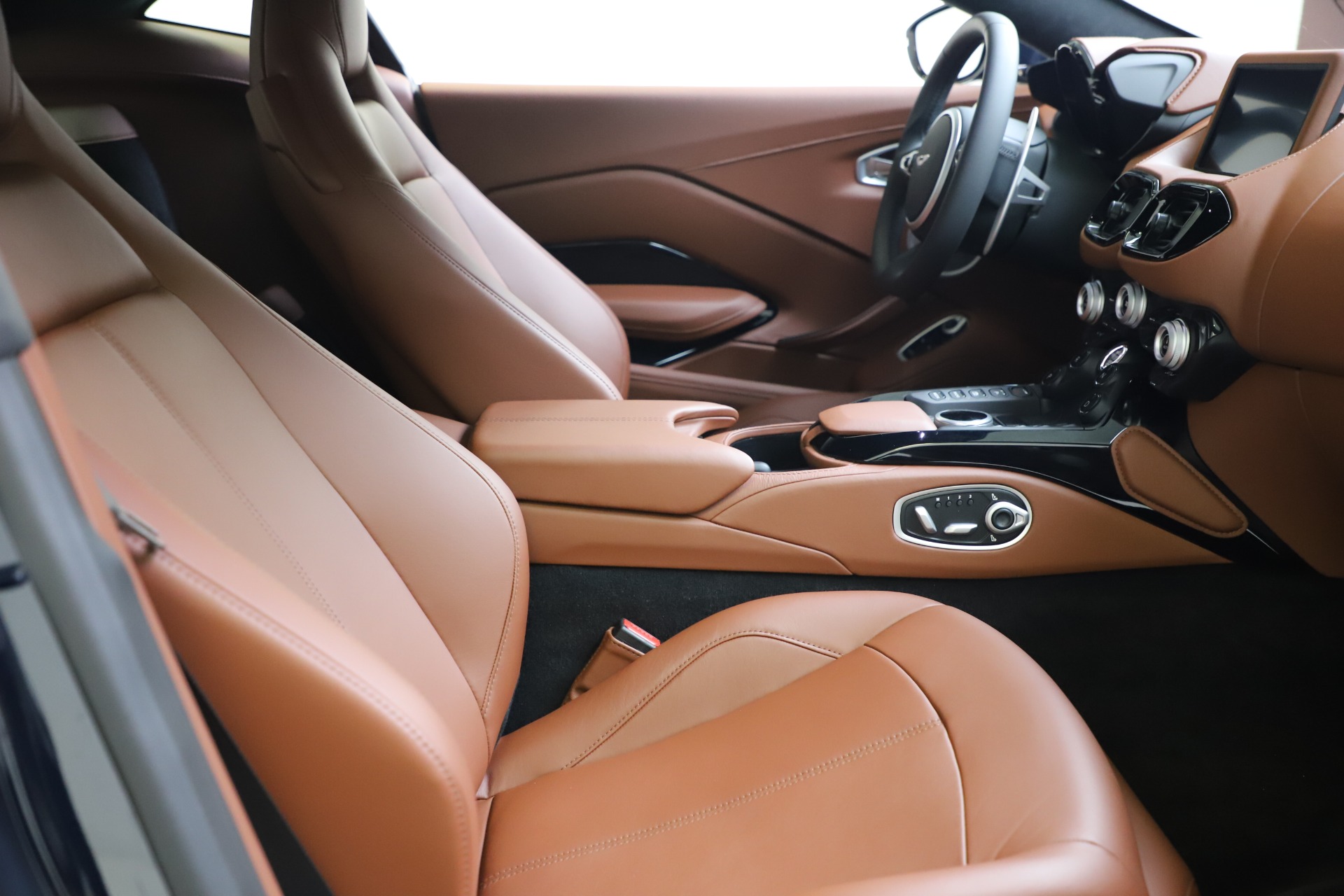 New-2020-Aston-Martin-Vantage-Coupe