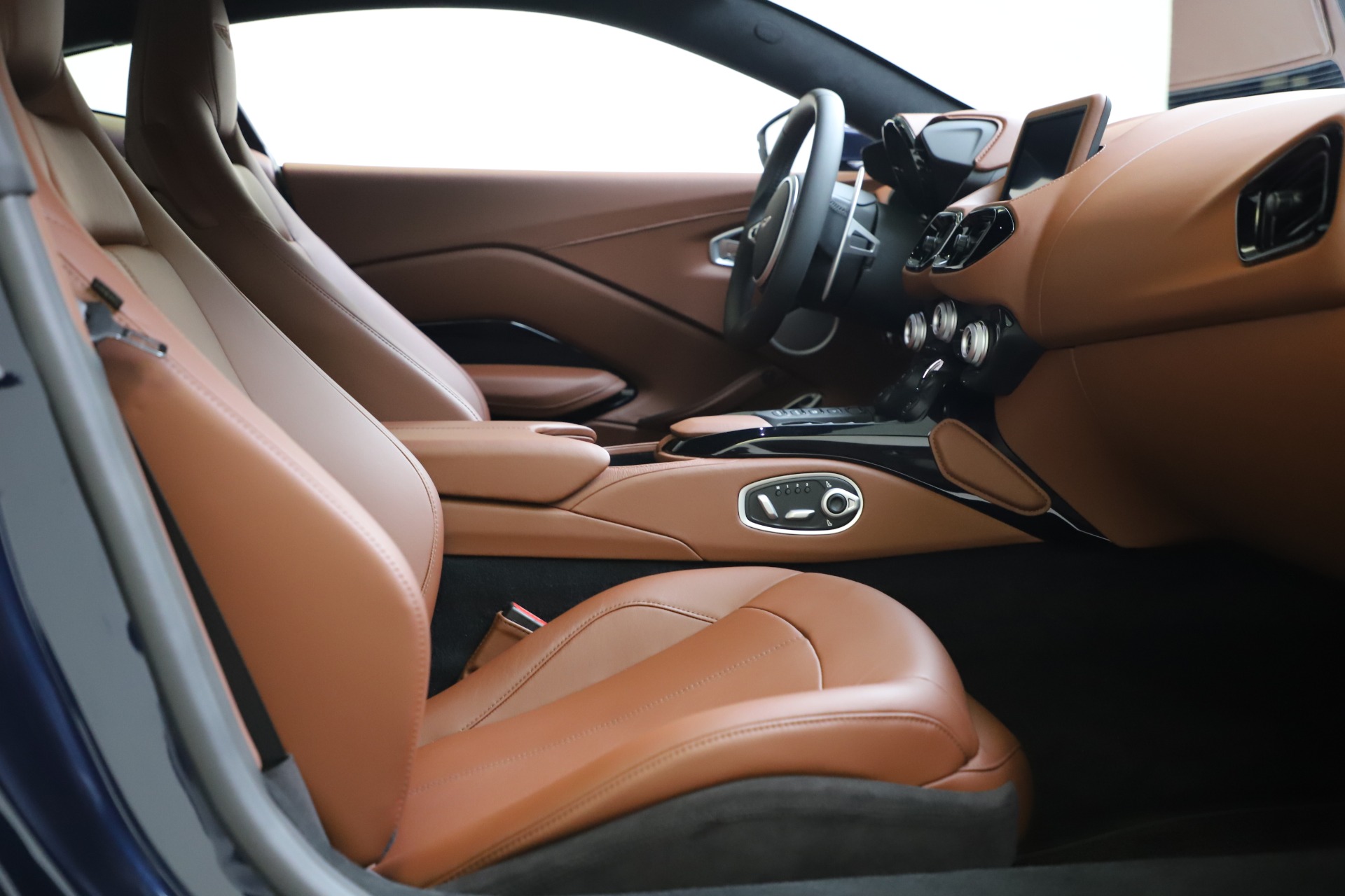 New-2020-Aston-Martin-Vantage-Coupe