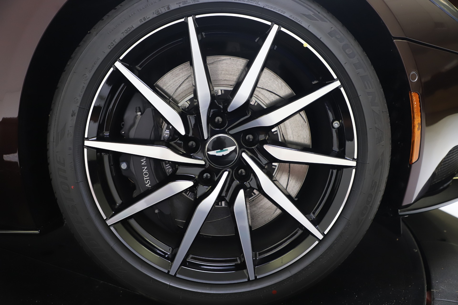 Used-2020-Aston-Martin-DB11-Volante