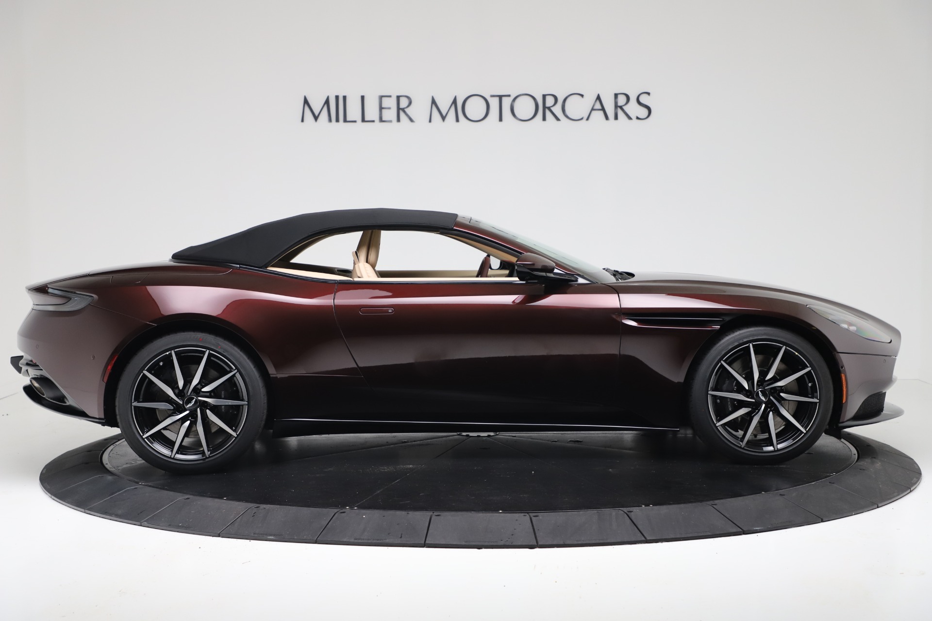 Used-2020-Aston-Martin-DB11-Volante