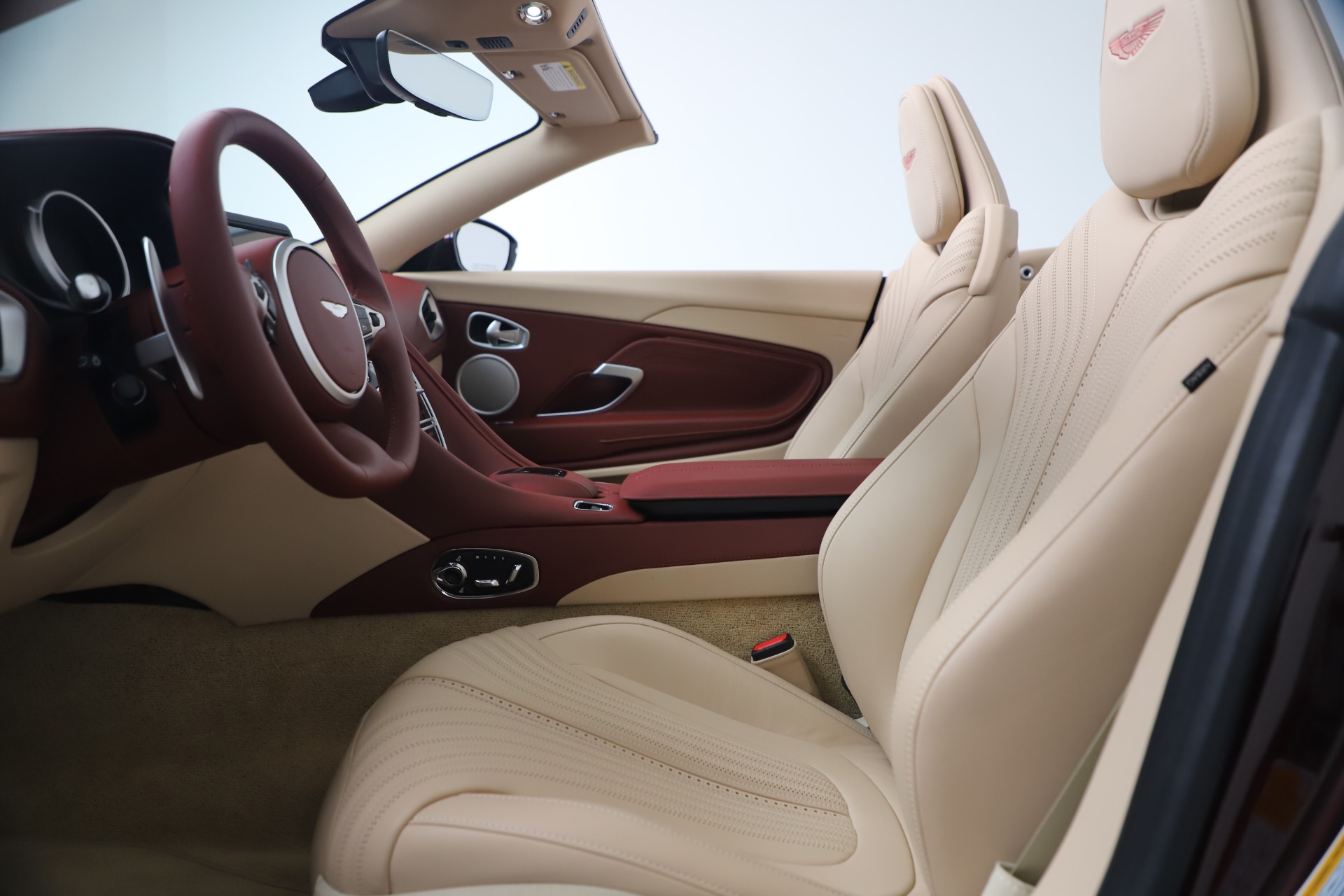 Used-2020-Aston-Martin-DB11-Volante