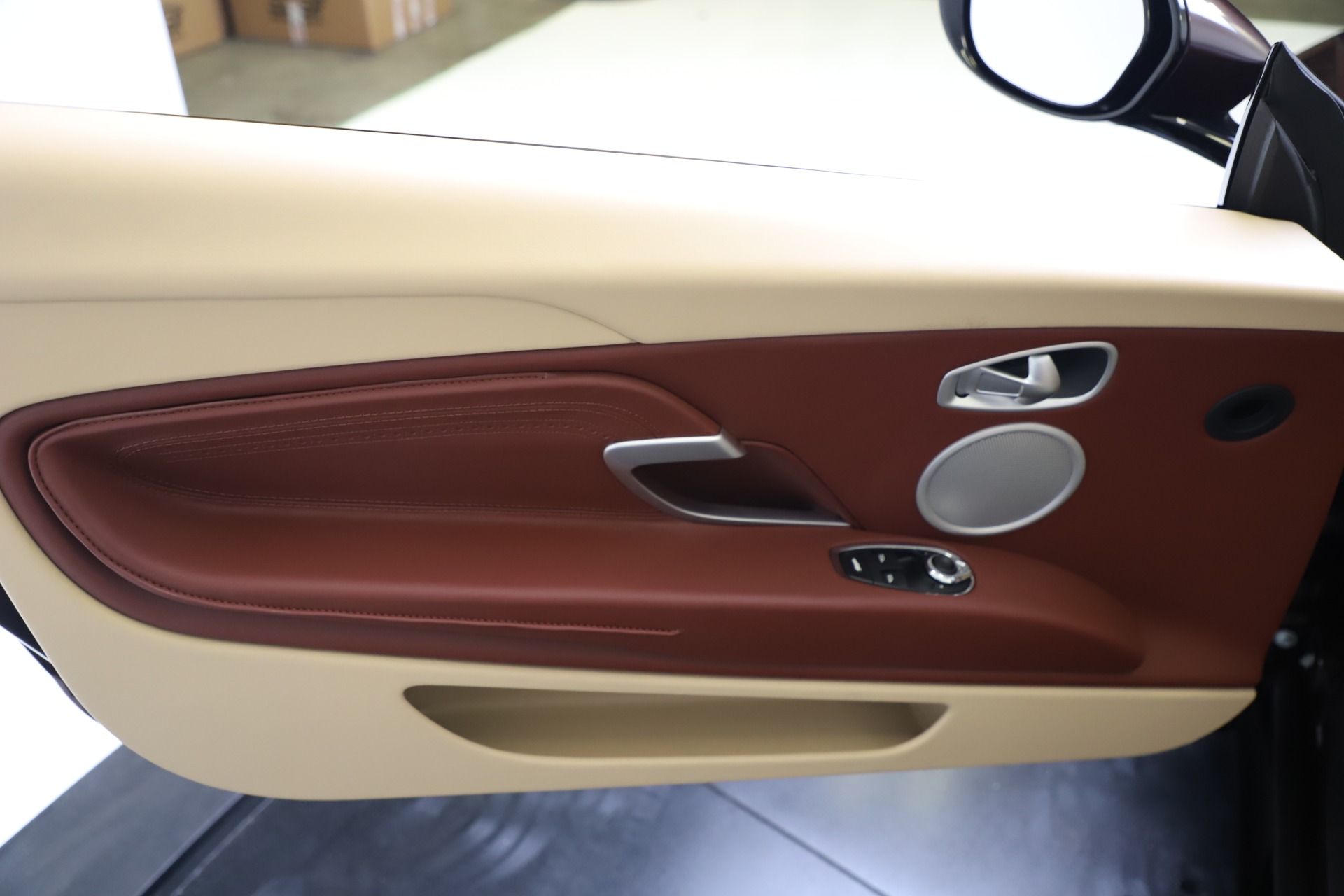 Used-2020-Aston-Martin-DB11-Volante