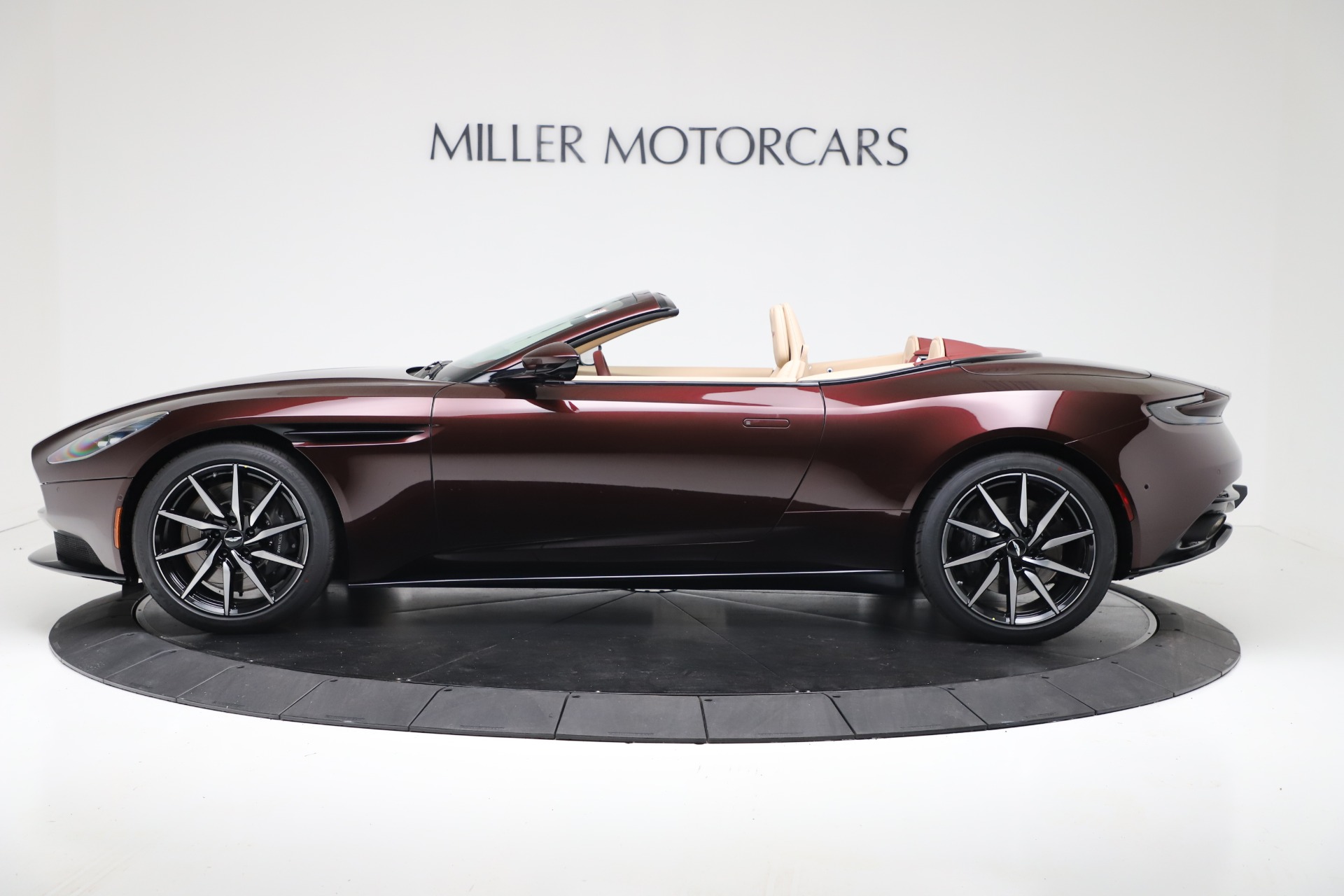 Used-2020-Aston-Martin-DB11-Volante