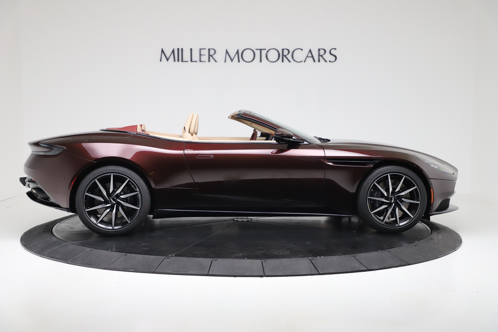 Used-2020-Aston-Martin-DB11-Volante