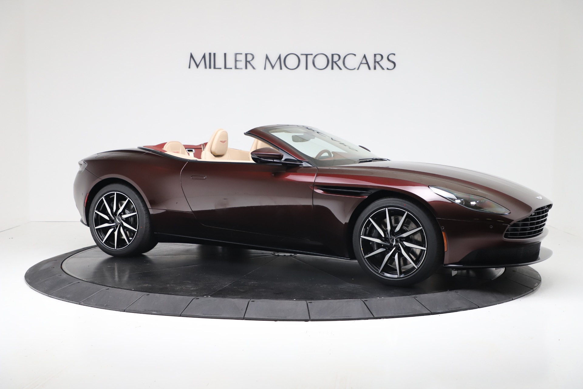 Used-2020-Aston-Martin-DB11-Volante