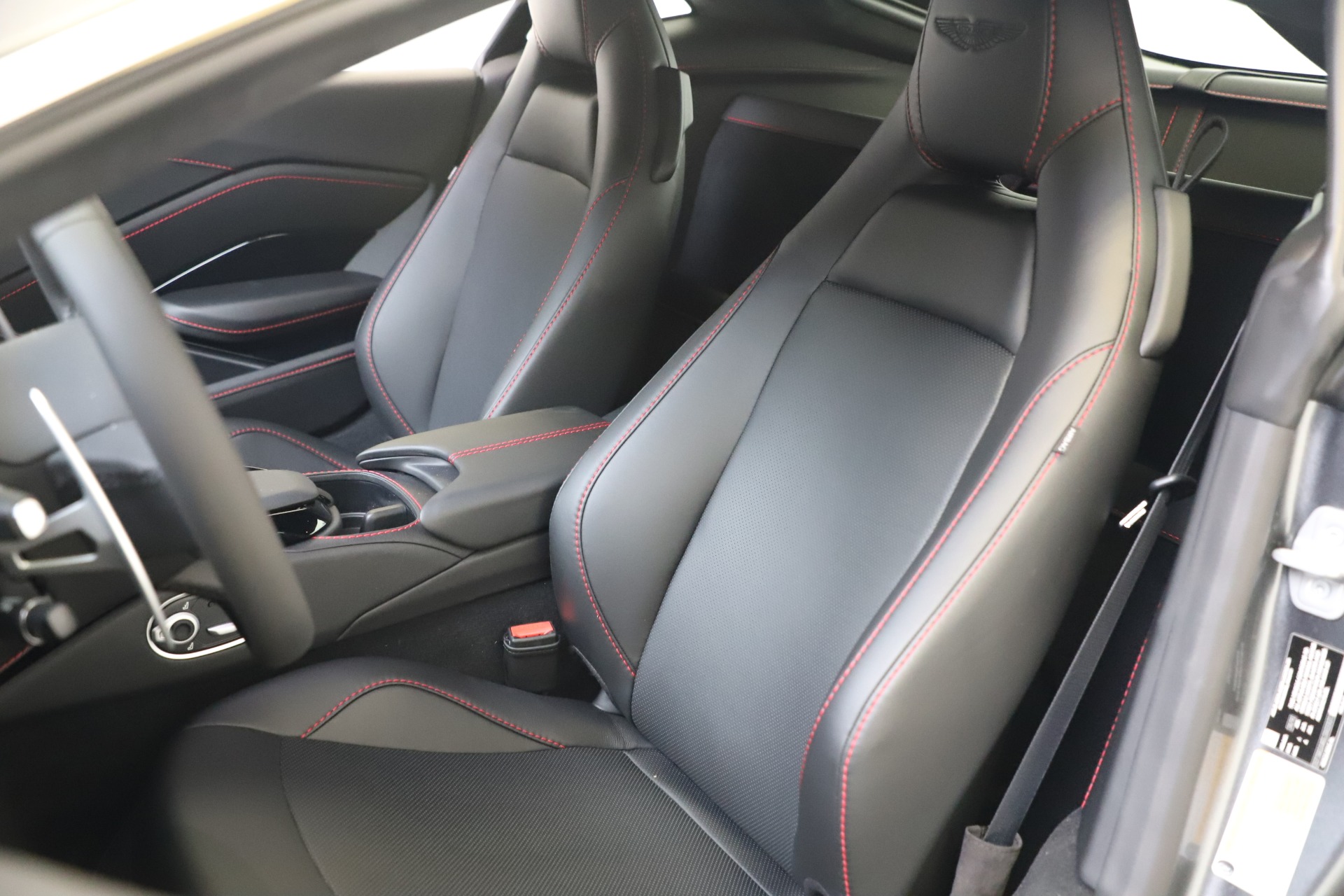 Used-2020-Aston-Martin-Vantage-Coupe