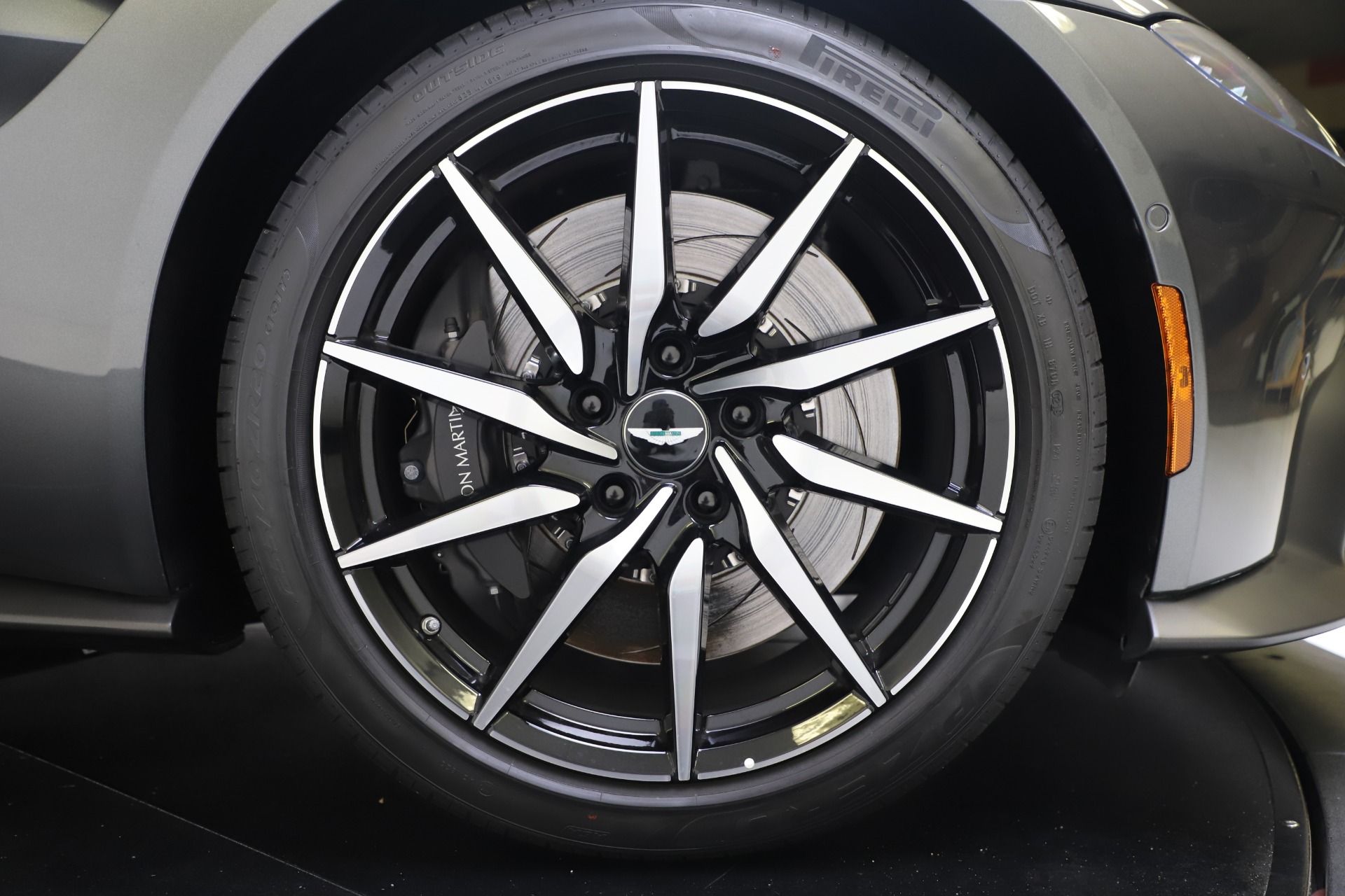 Used-2020-Aston-Martin-Vantage-Coupe