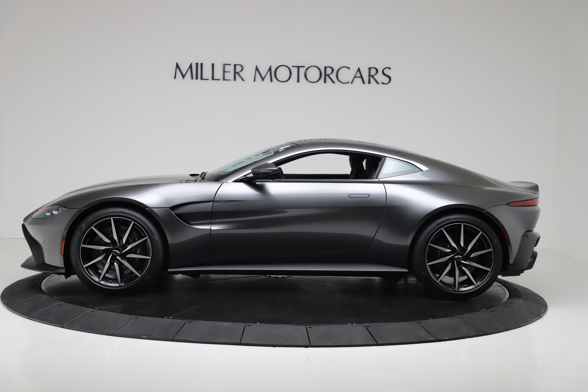 Used-2020-Aston-Martin-Vantage-Coupe