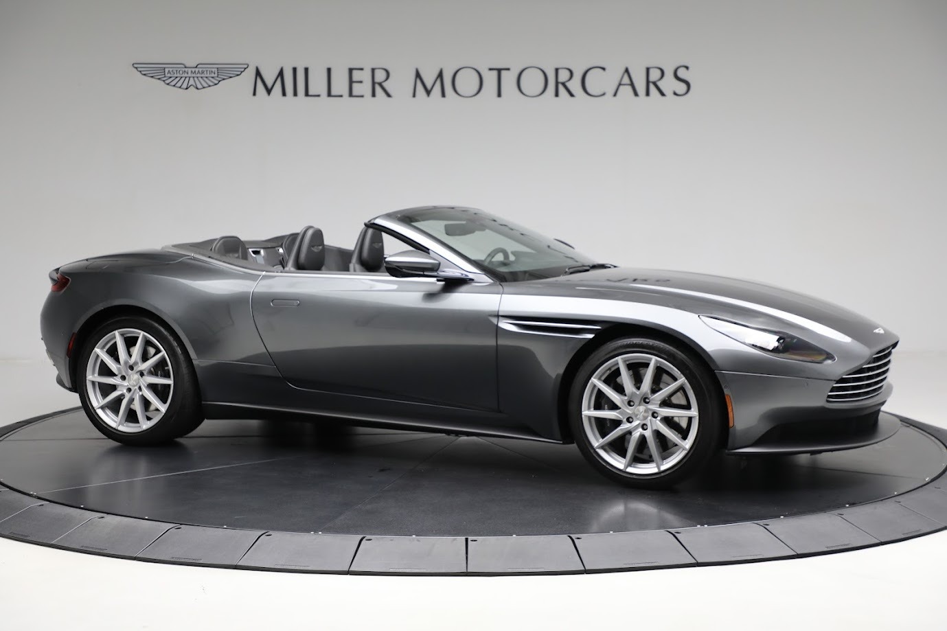 Used-2020-Aston-Martin-DB11-Volante