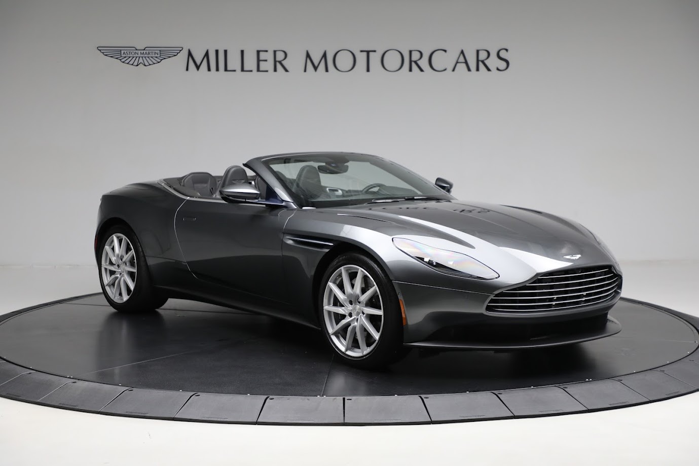 Used-2020-Aston-Martin-DB11-Volante
