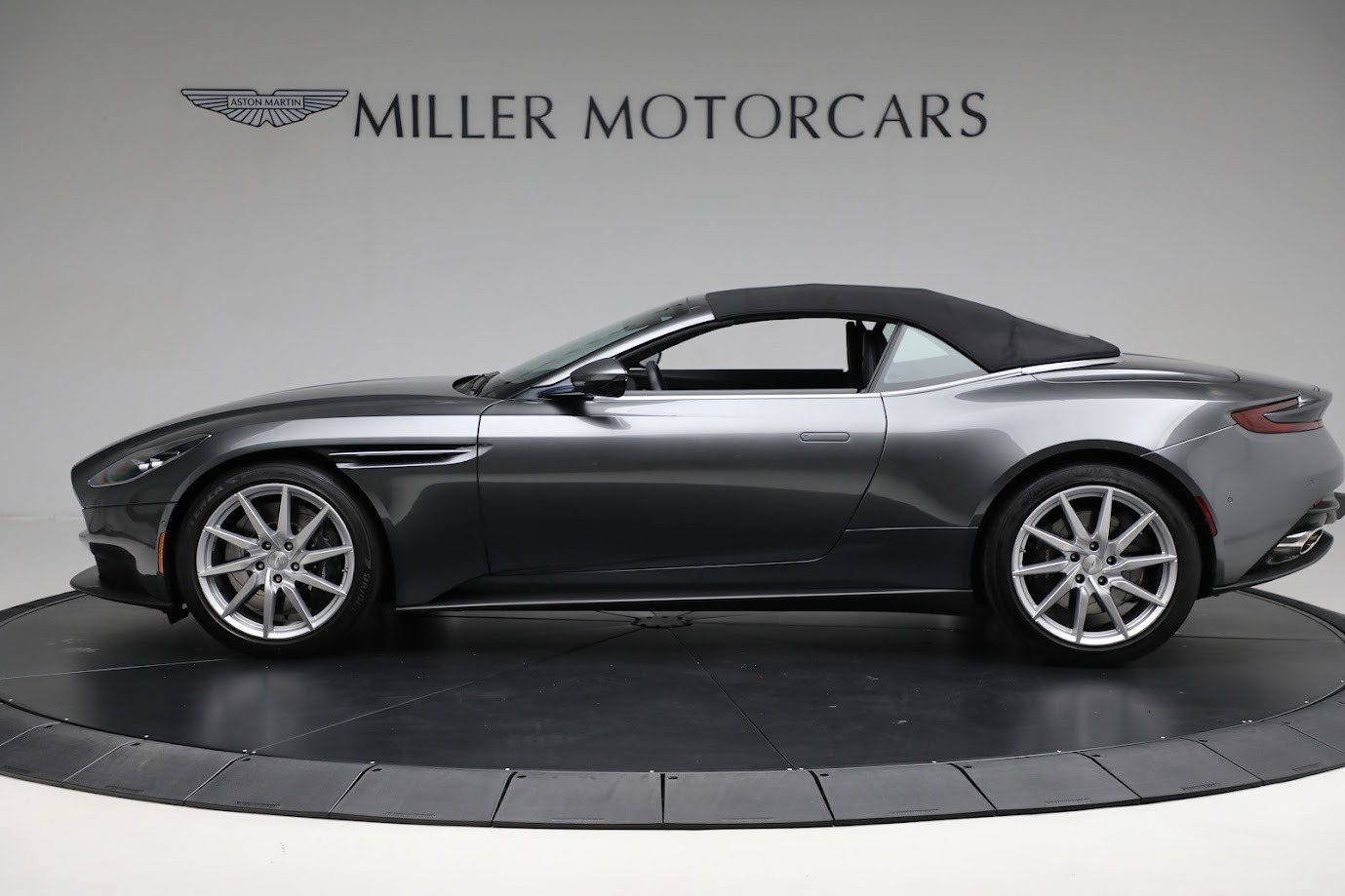 Used-2020-Aston-Martin-DB11-Volante