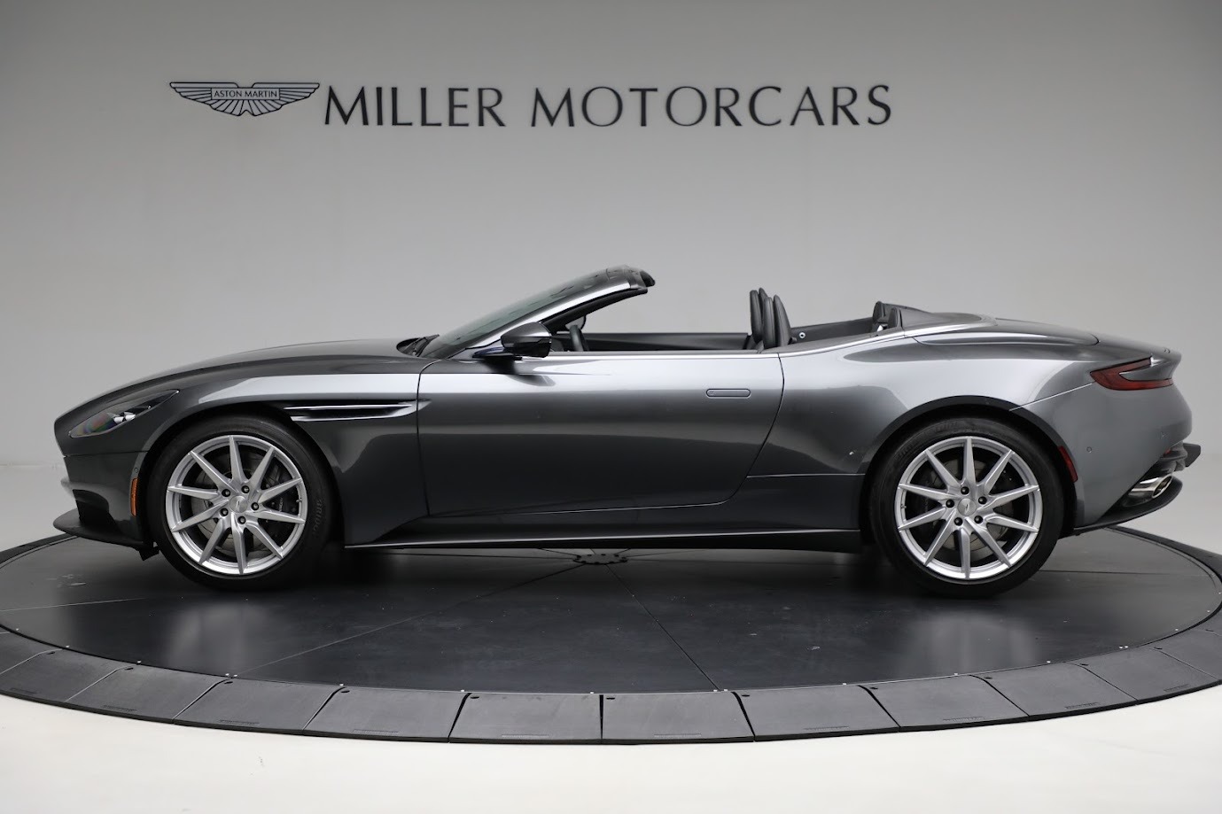 Used-2020-Aston-Martin-DB11-Volante