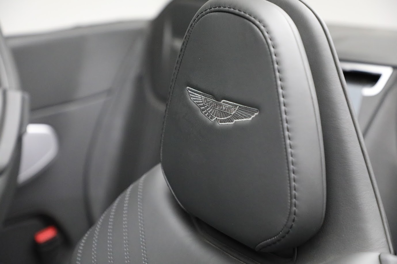 Used-2020-Aston-Martin-DB11-Volante