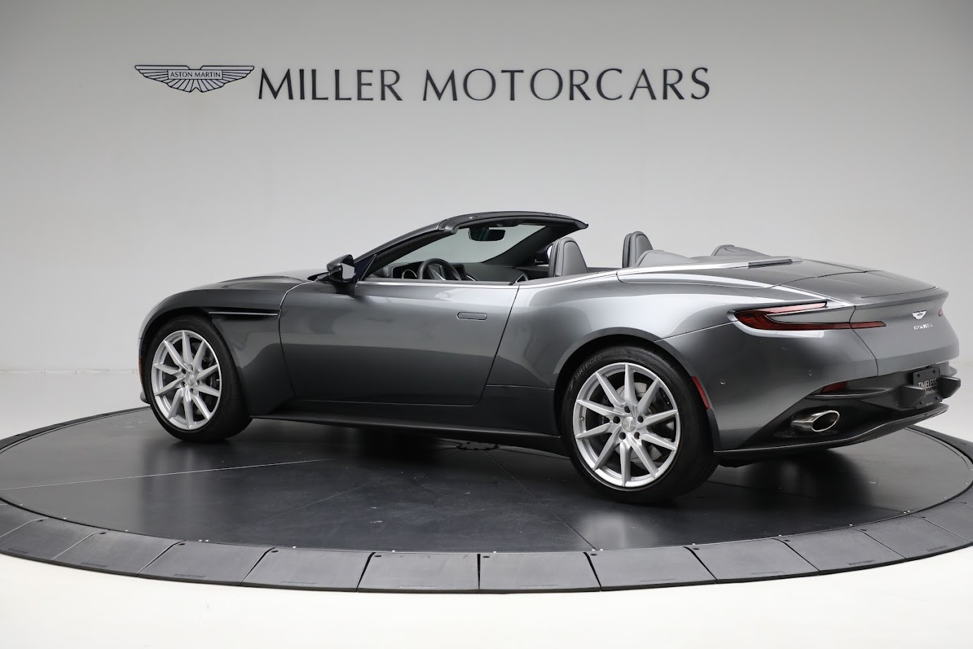 Used-2020-Aston-Martin-DB11-Volante