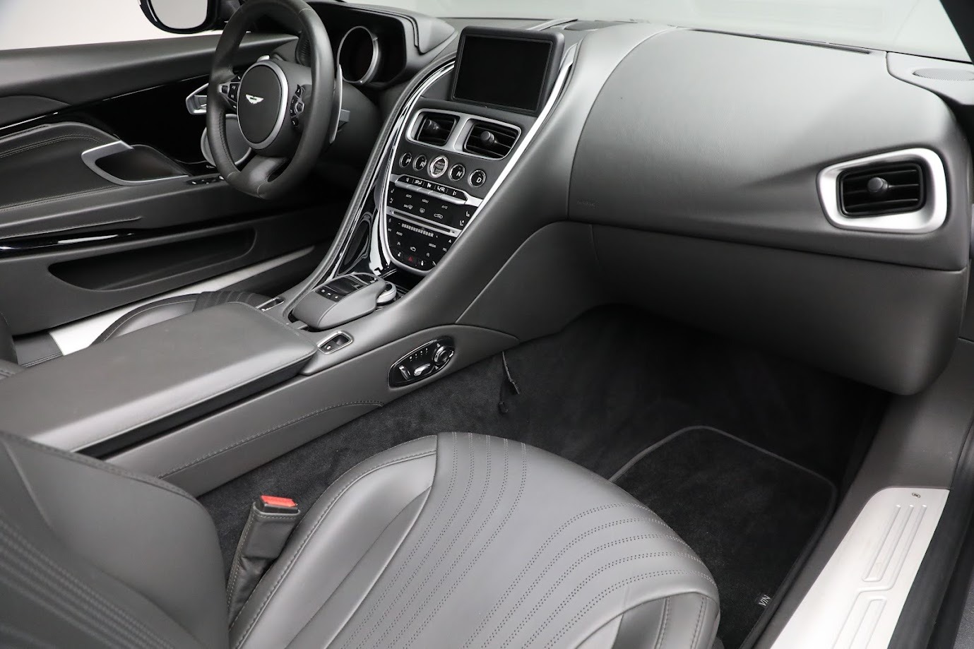 Used-2020-Aston-Martin-DB11-Volante