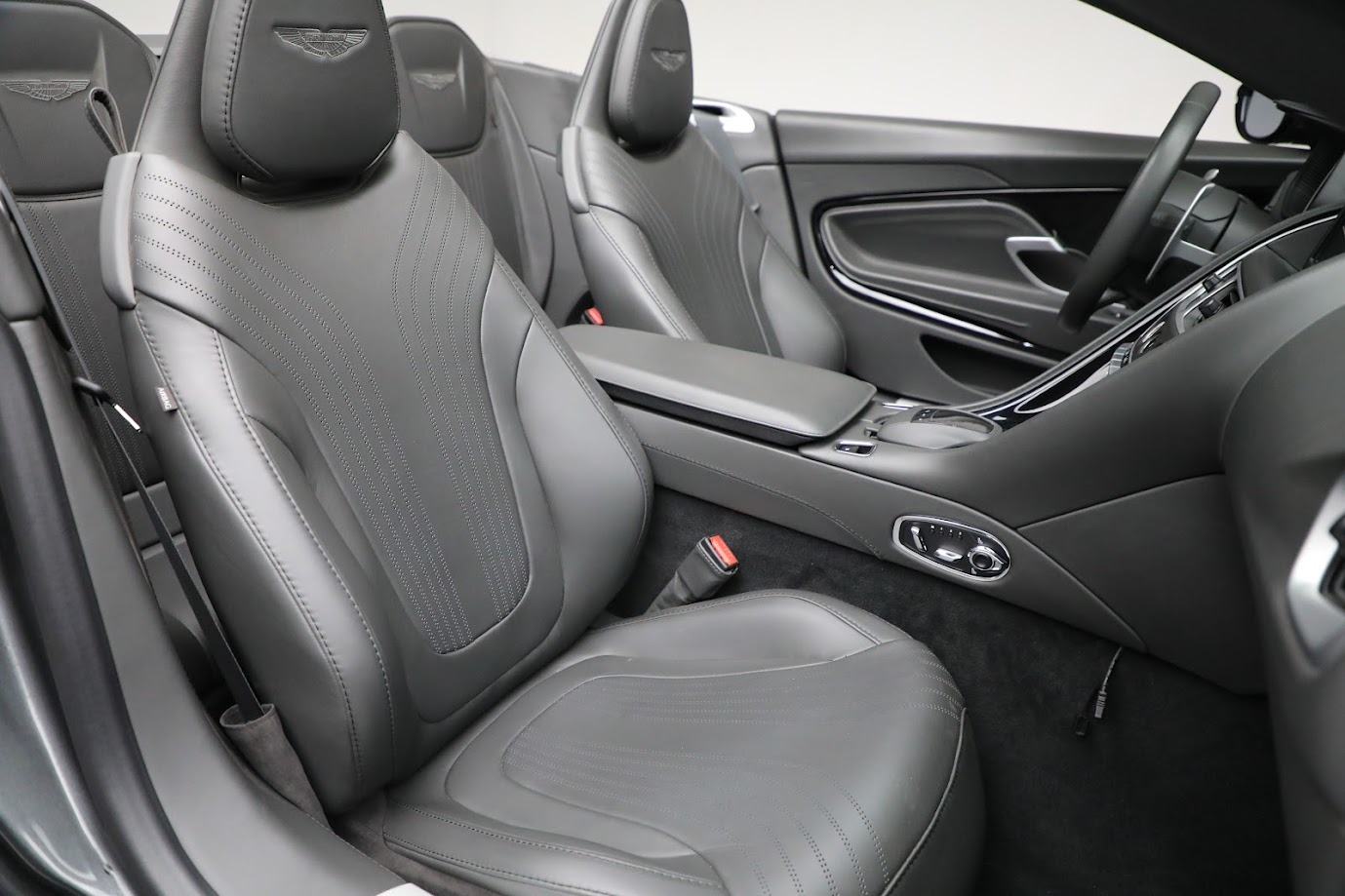 Used-2020-Aston-Martin-DB11-Volante