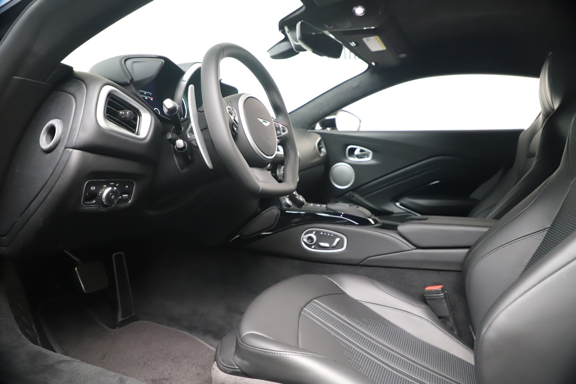 New-2020-Aston-Martin-Vantage-Coupe