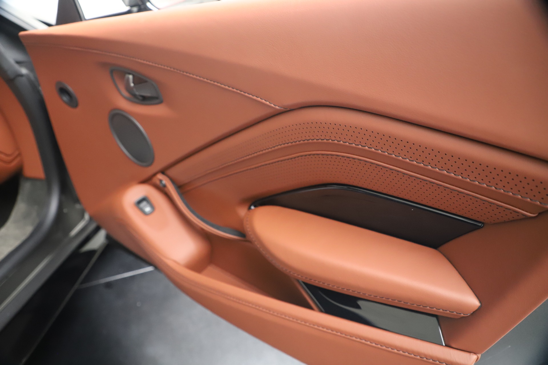 New-2020-Aston-Martin-Vantage-Coupe