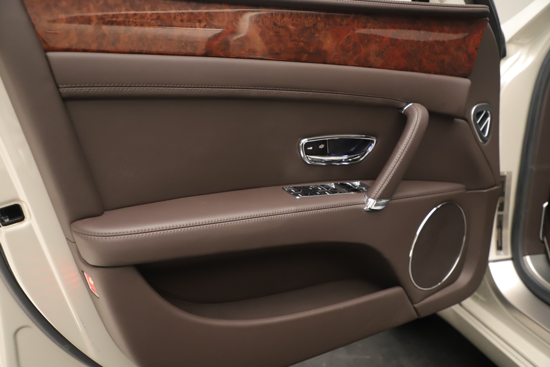 Used-2015-Bentley-Flying-Spur-V8