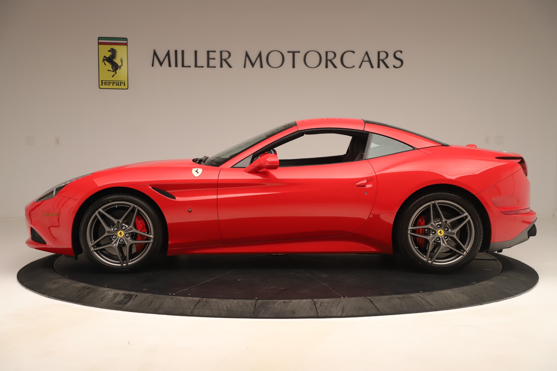 Used-2016-Ferrari-California-T