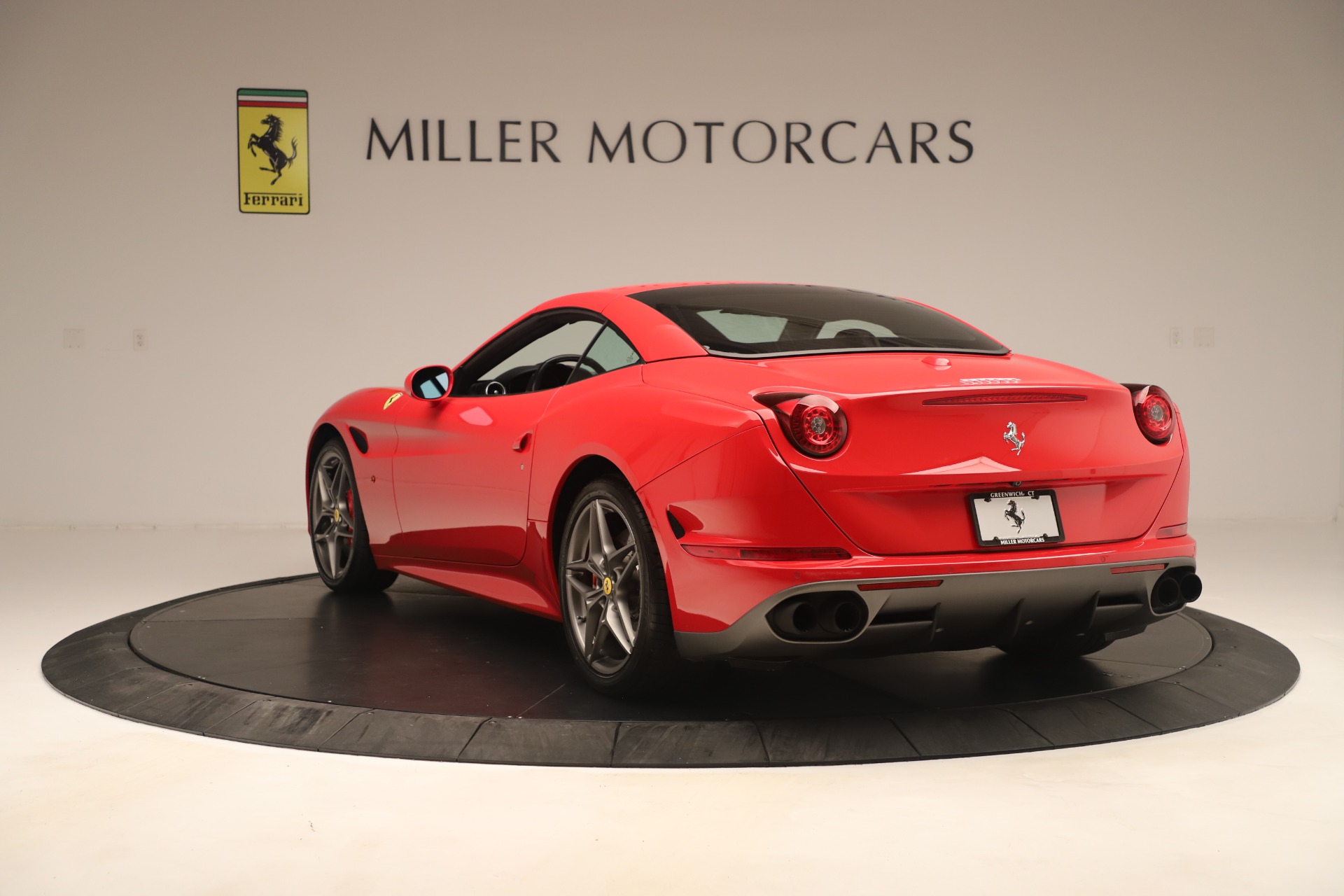 Used-2016-Ferrari-California-T