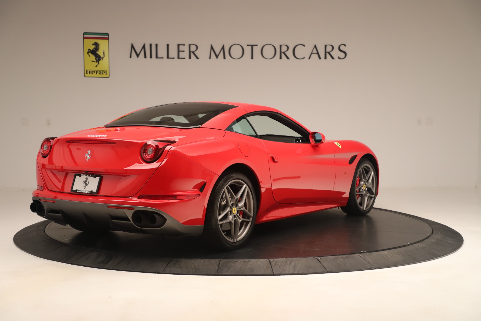 Used-2016-Ferrari-California-T