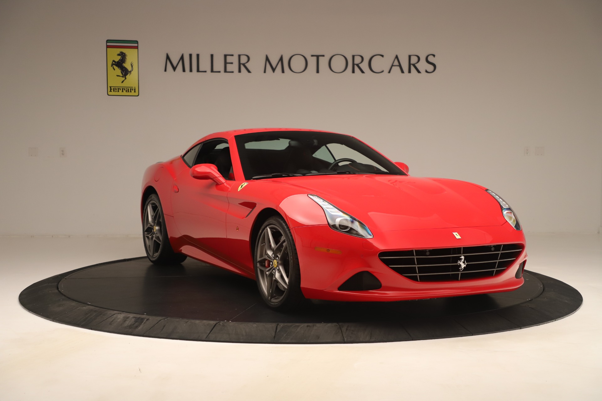 Used-2016-Ferrari-California-T