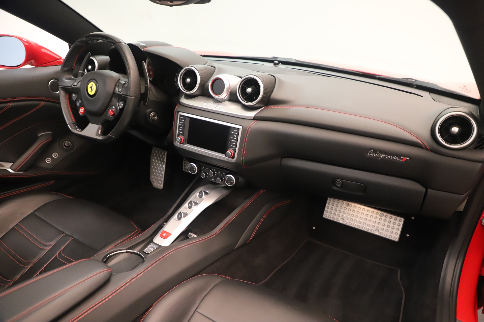 Used-2016-Ferrari-California-T
