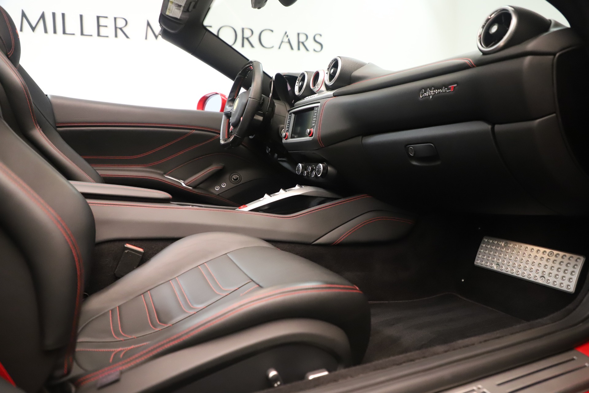 Used-2016-Ferrari-California-T