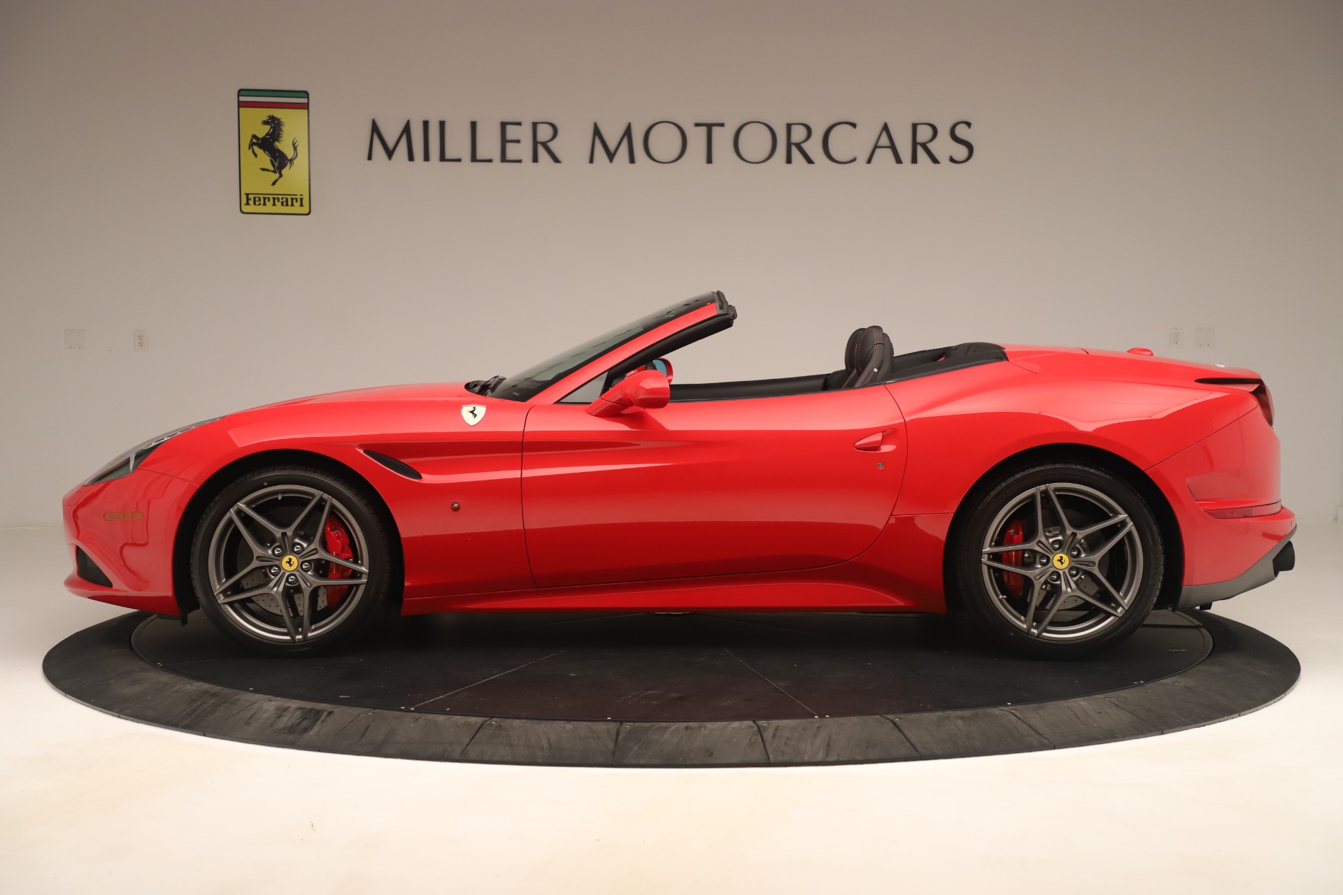 Used-2016-Ferrari-California-T
