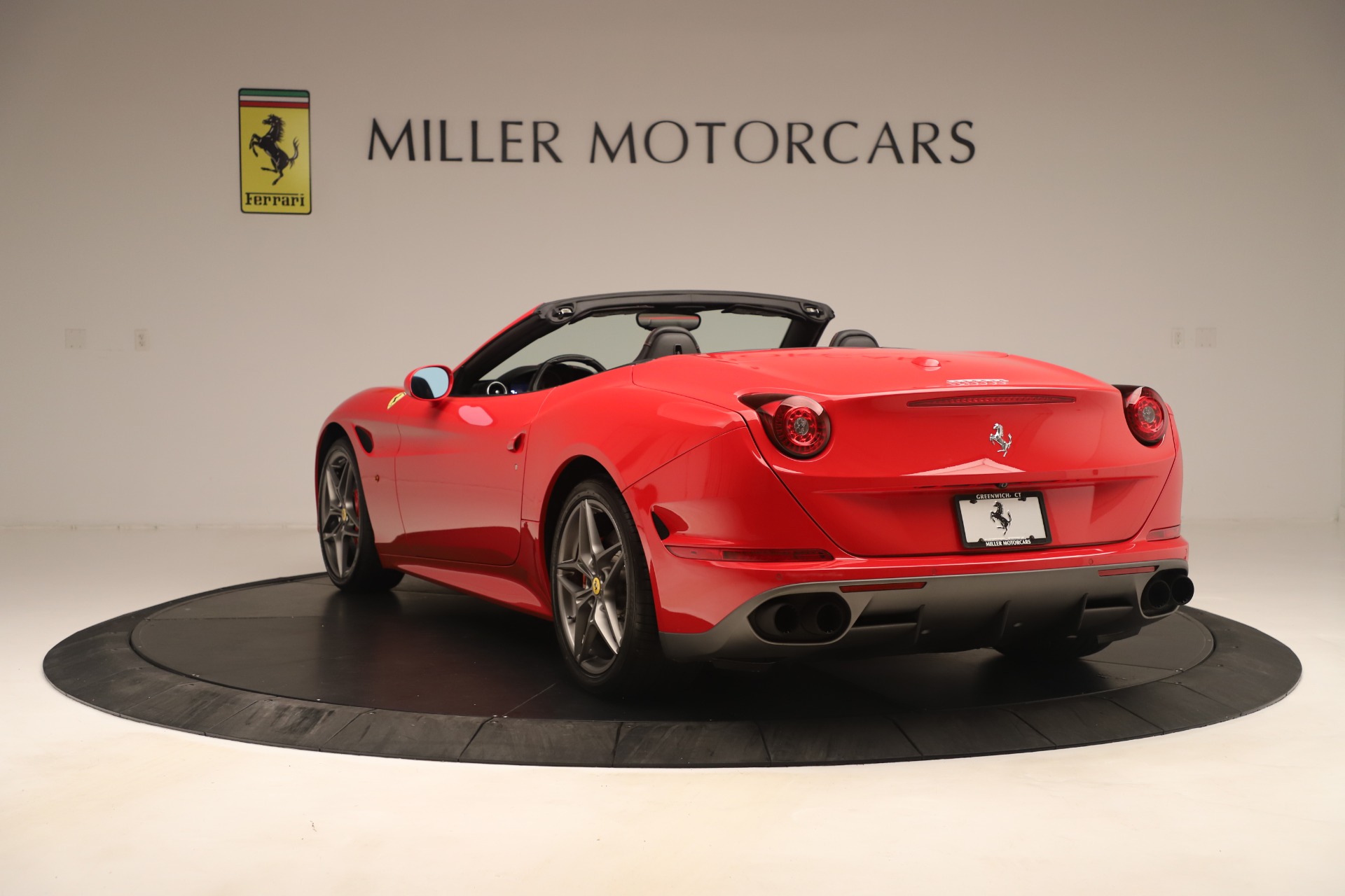 Used-2016-Ferrari-California-T