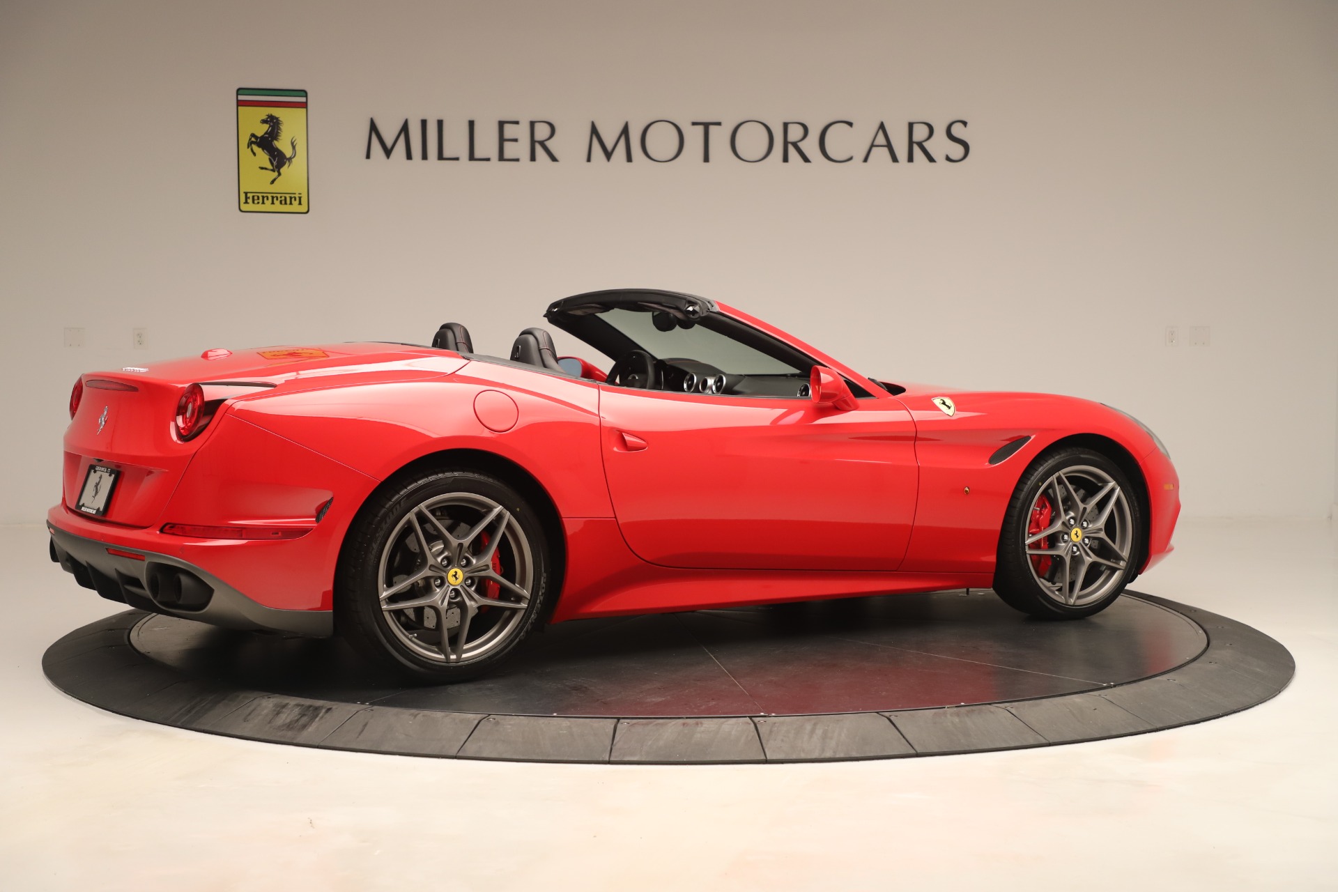 Used-2016-Ferrari-California-T