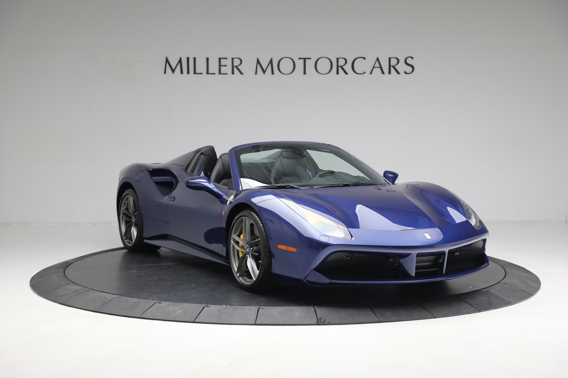 Used-2019-Ferrari-488-Spider