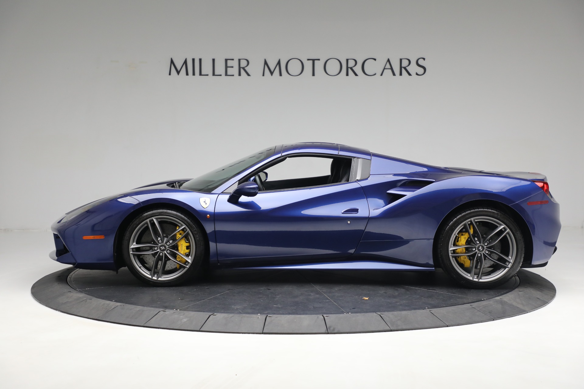 Used-2019-Ferrari-488-Spider