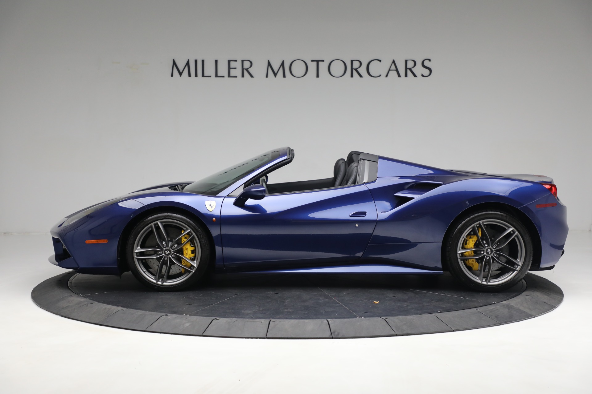Used-2019-Ferrari-488-Spider