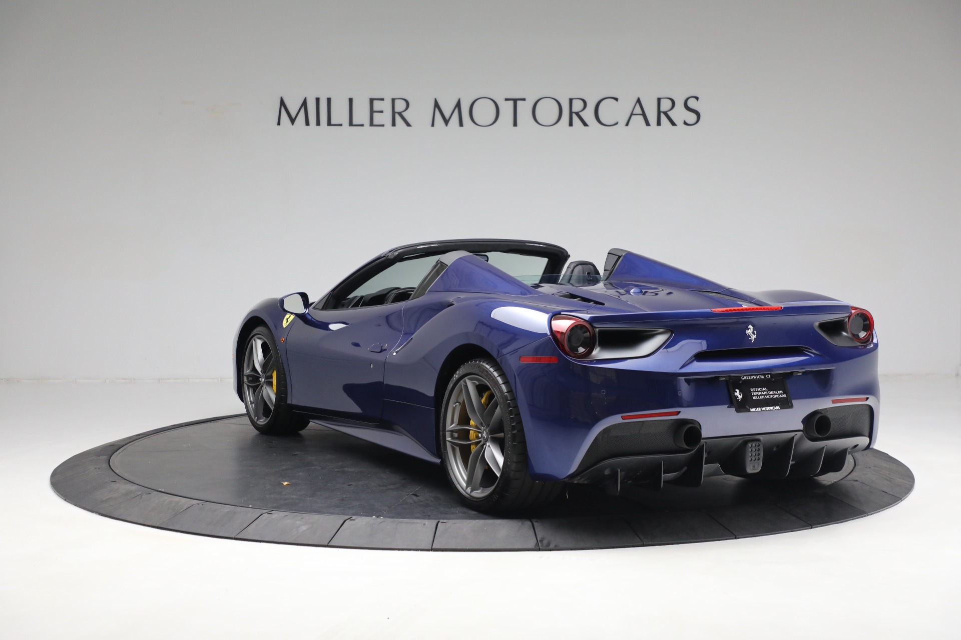 Used-2019-Ferrari-488-Spider