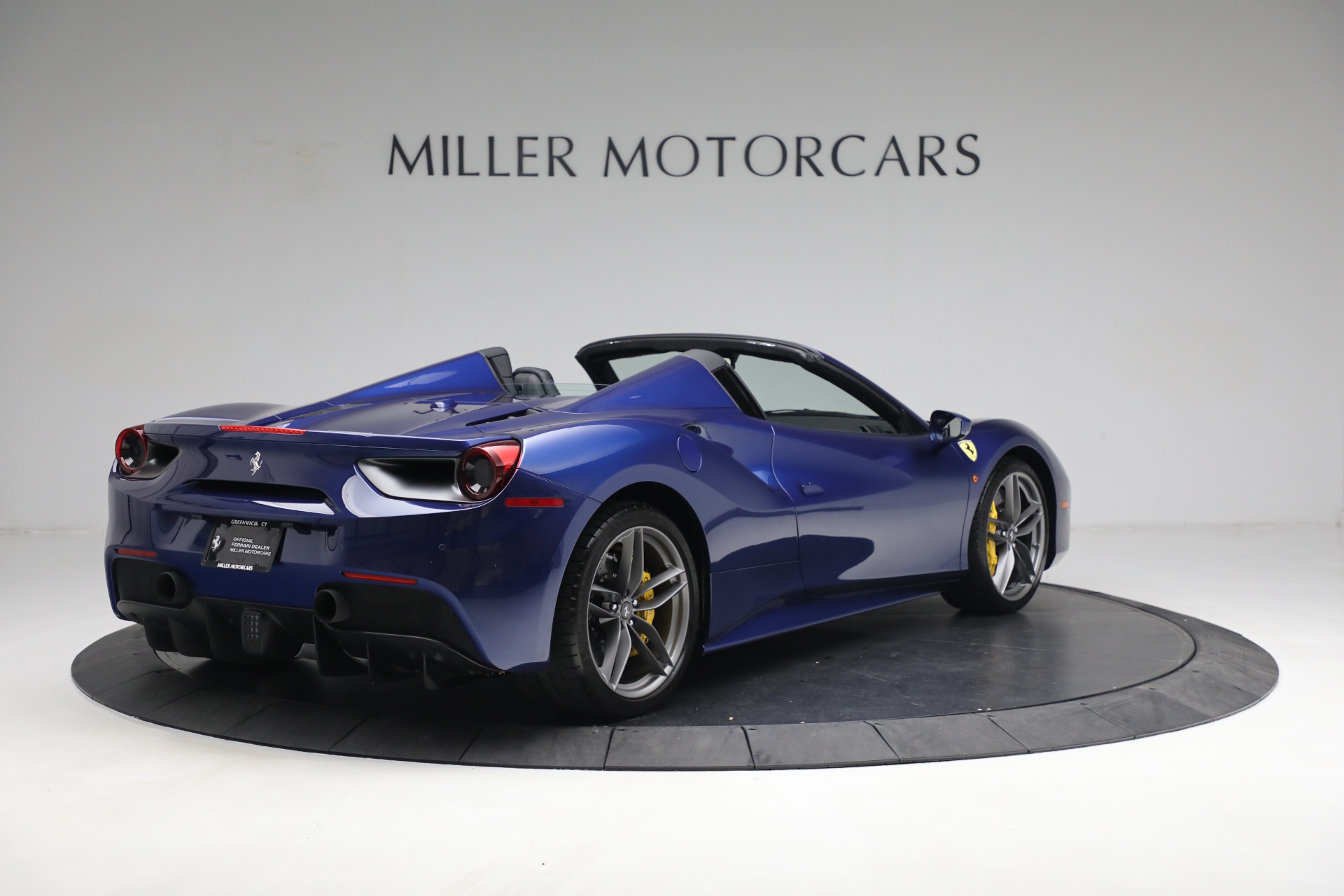 Used-2019-Ferrari-488-Spider