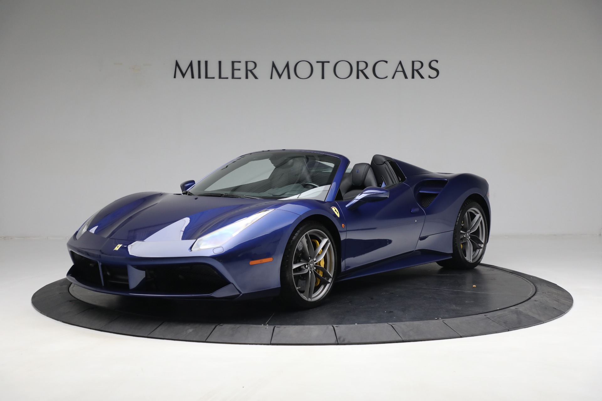 Used-2019-Ferrari-488-Spider